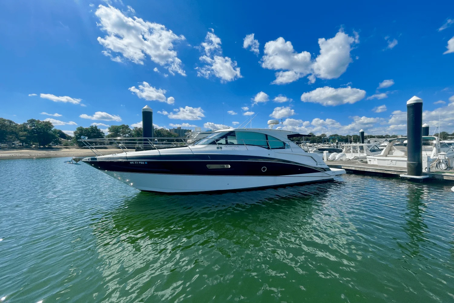 2015 Cruisers Yachts 41 CANTIUS Image Thumbnail #2