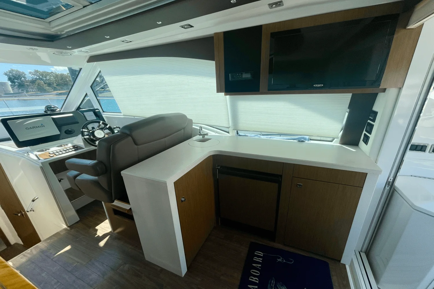 2015 Cruisers Yachts 41 CANTIUS Image Thumbnail #14