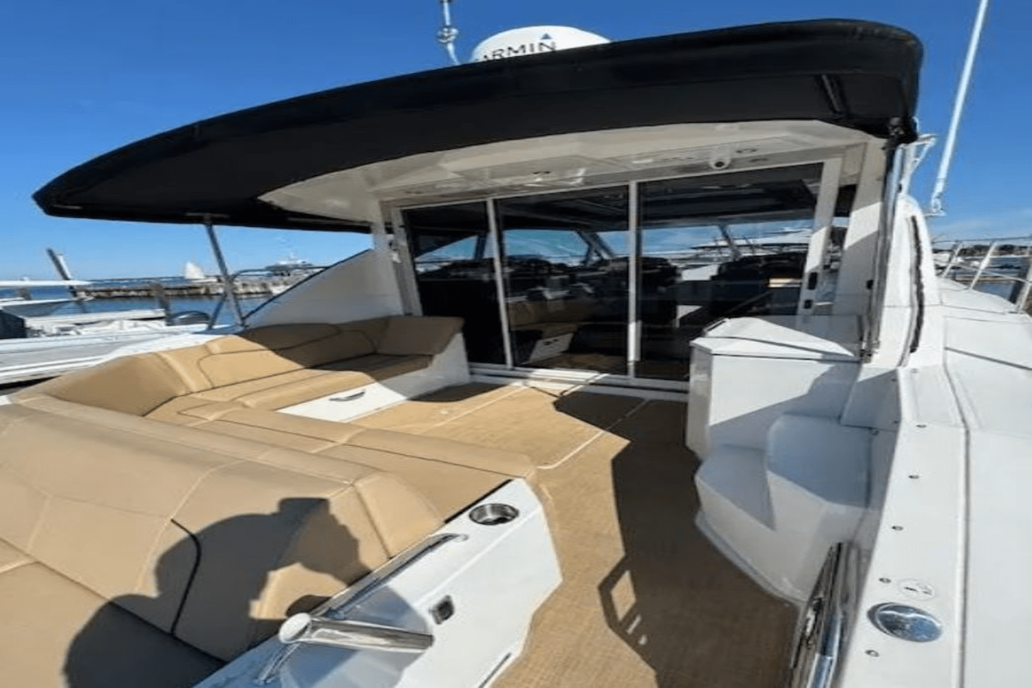 2015 Cruisers Yachts 41 CANTIUS Image Thumbnail #3