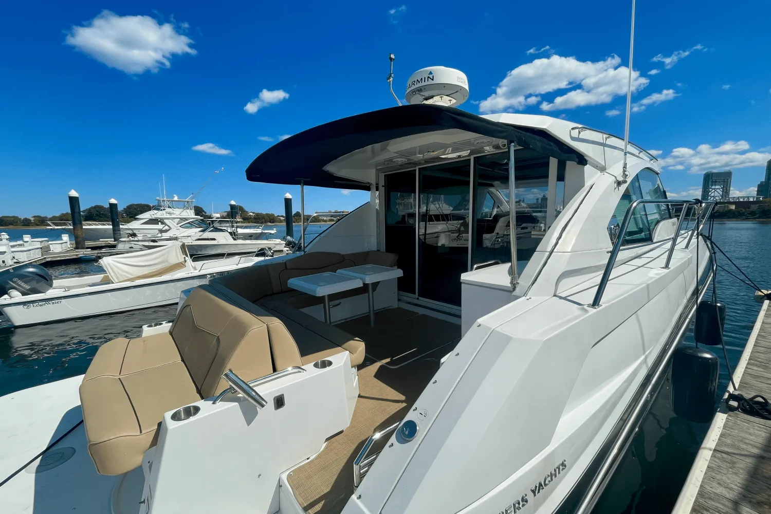 2015 Cruisers Yachts 41 CANTIUS Image Thumbnail #5