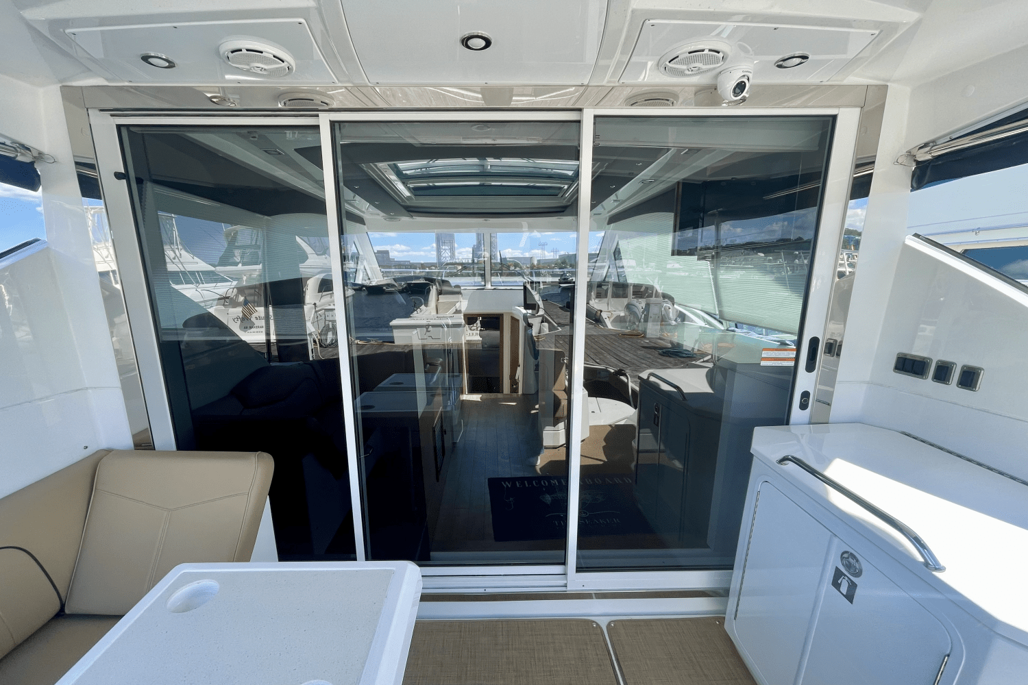 2015 Cruisers Yachts 41 CANTIUS Image Thumbnail #10