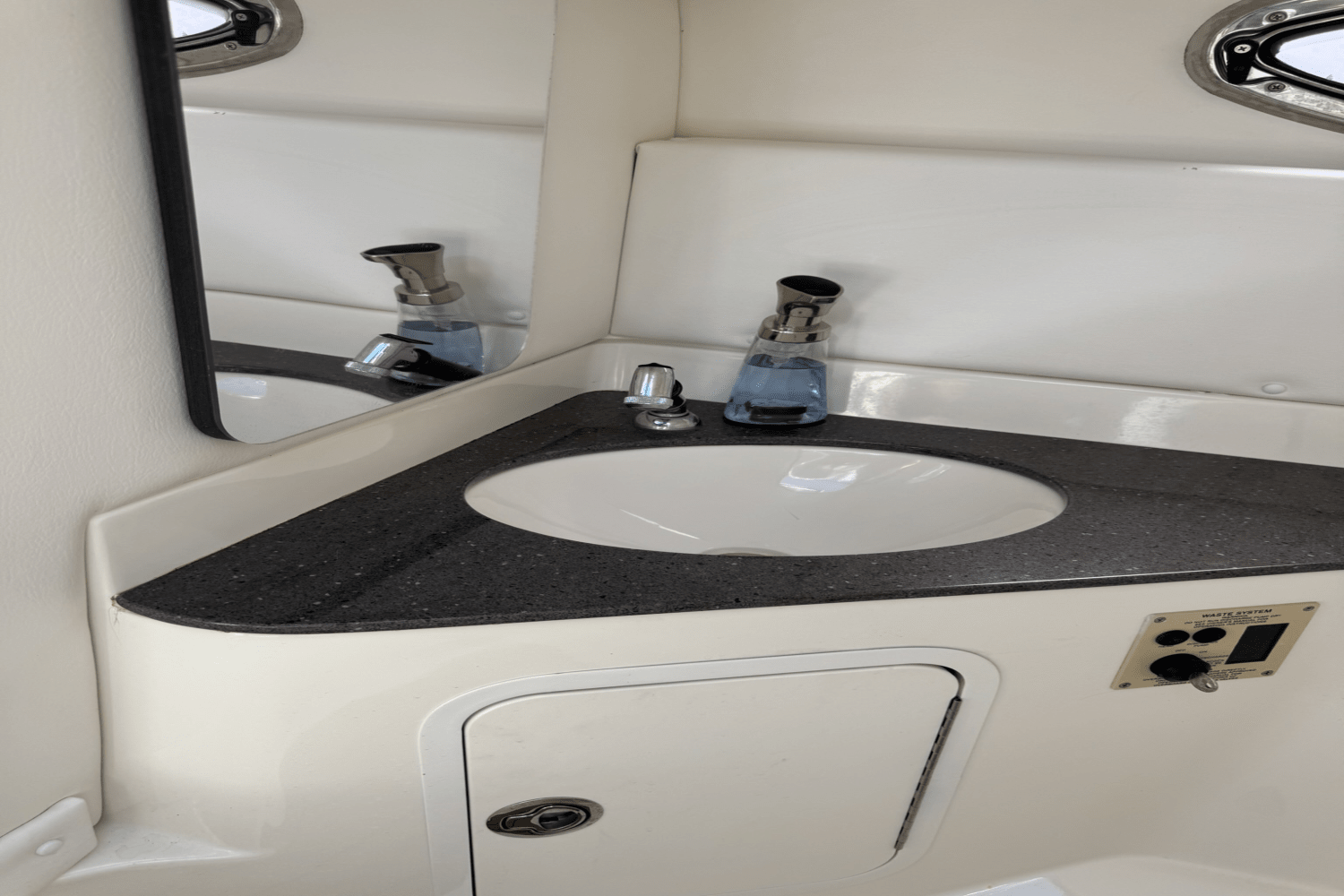 2011 Sea Ray 30 SDX Image Thumbnail #22