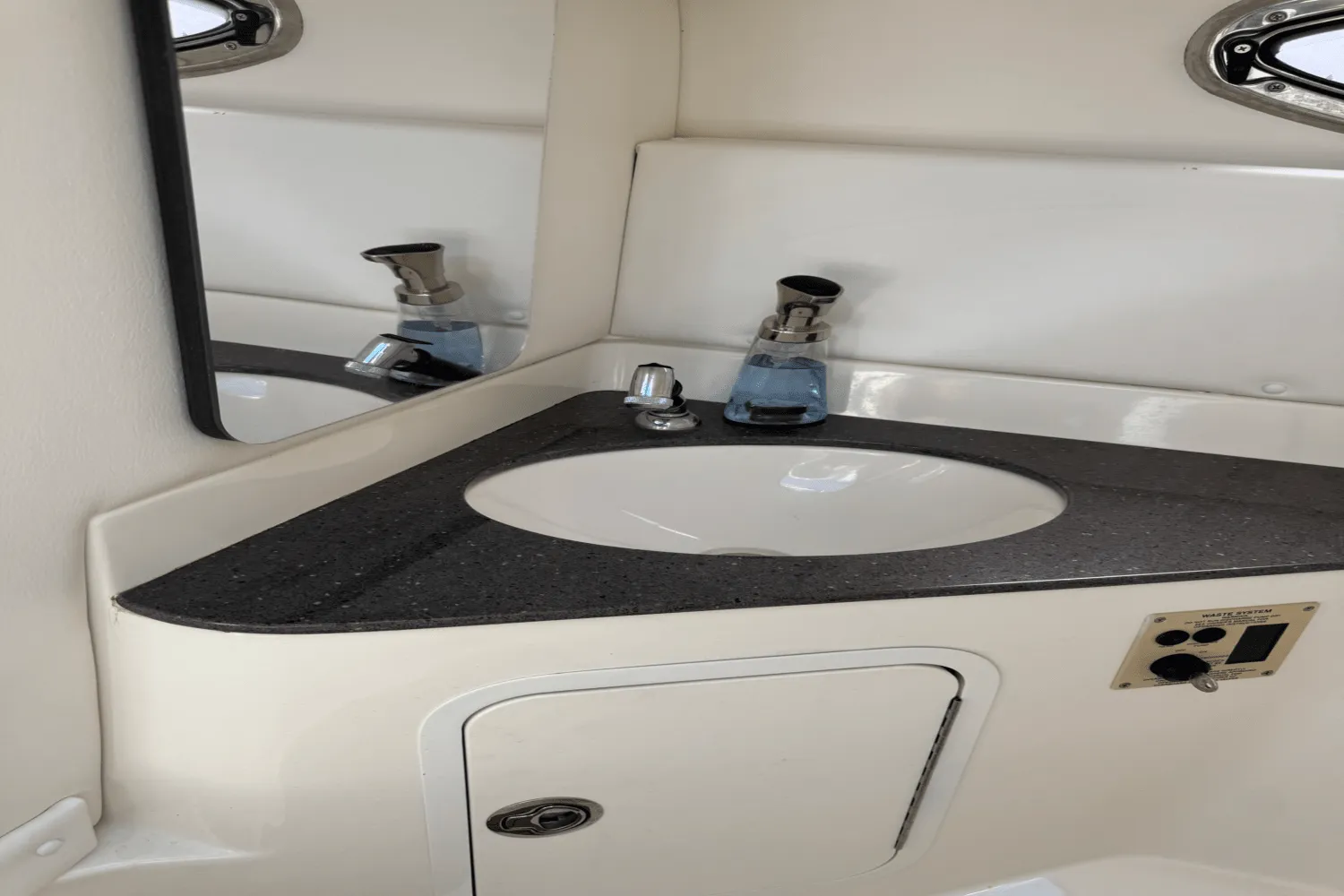 2011 Sea Ray 300 SUNDECK Image Thumbnail #37