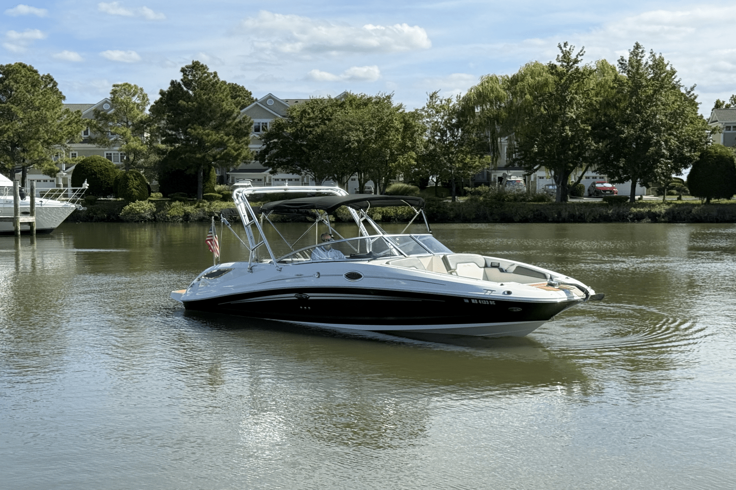 2011 Sea Ray 300 SUNDECK Image Thumbnail #1