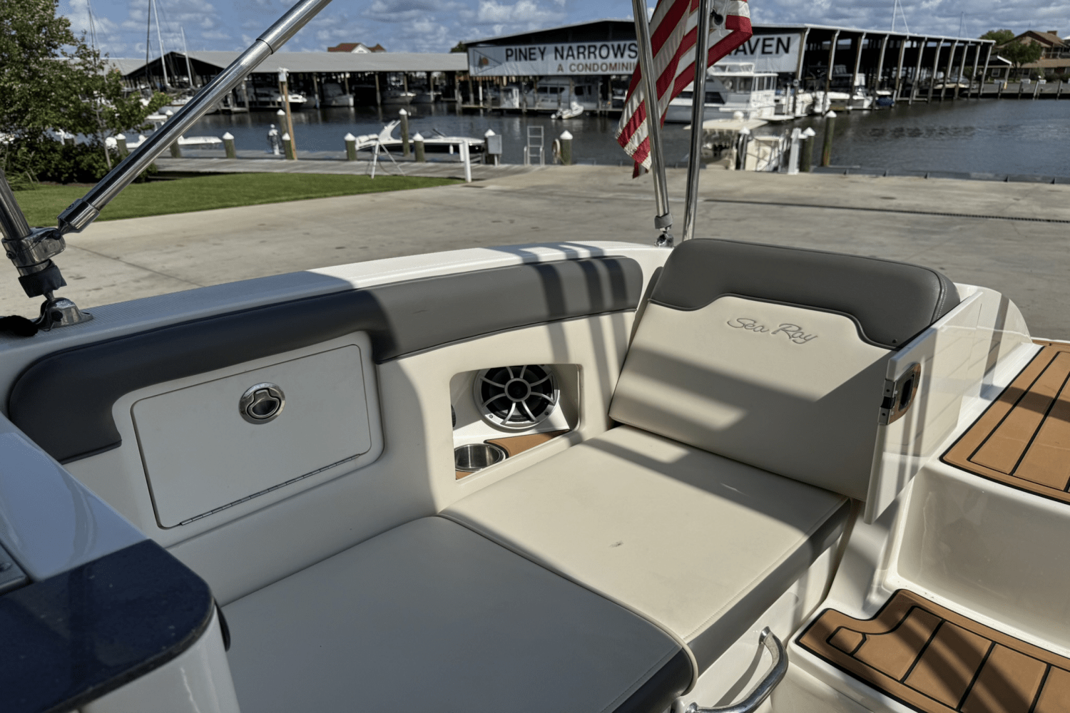 2011 Sea Ray 30 SDX Image Thumbnail #12