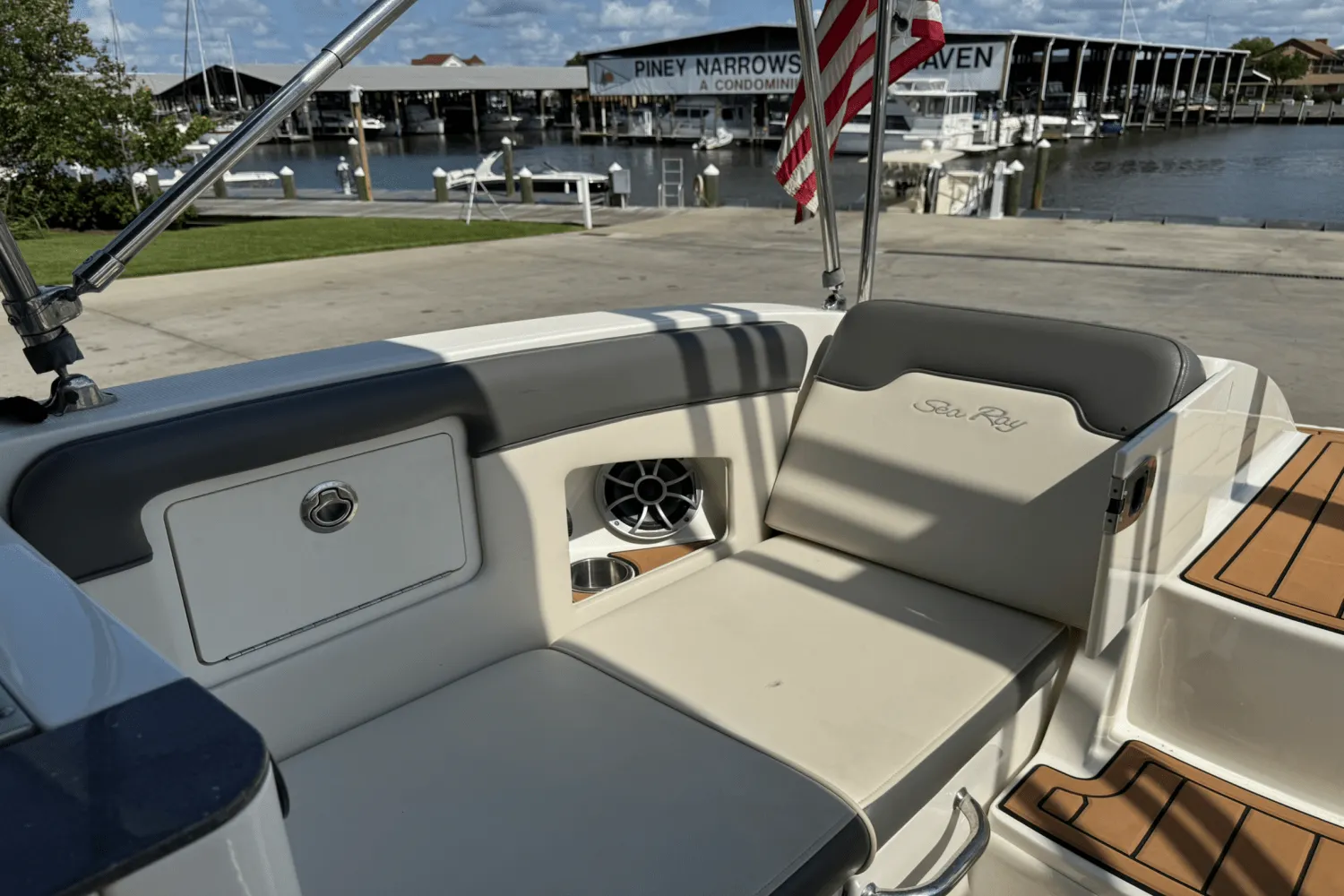 2011 Sea Ray 300 SUNDECK Image Thumbnail #27