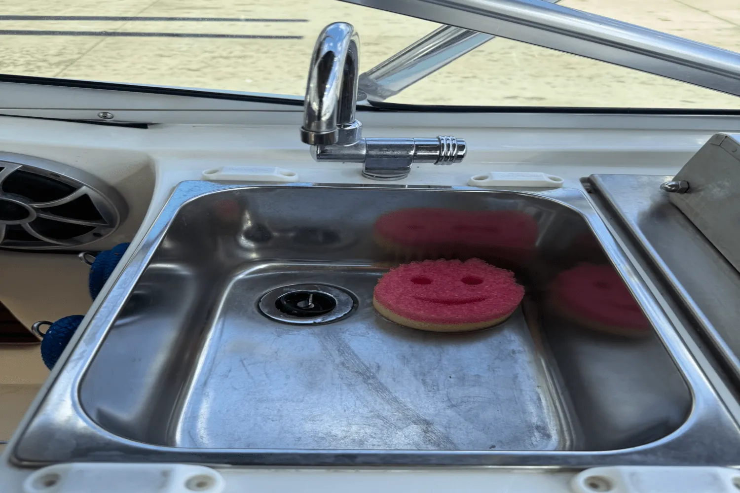 2011 Sea Ray 300 SUNDECK Image Thumbnail #60