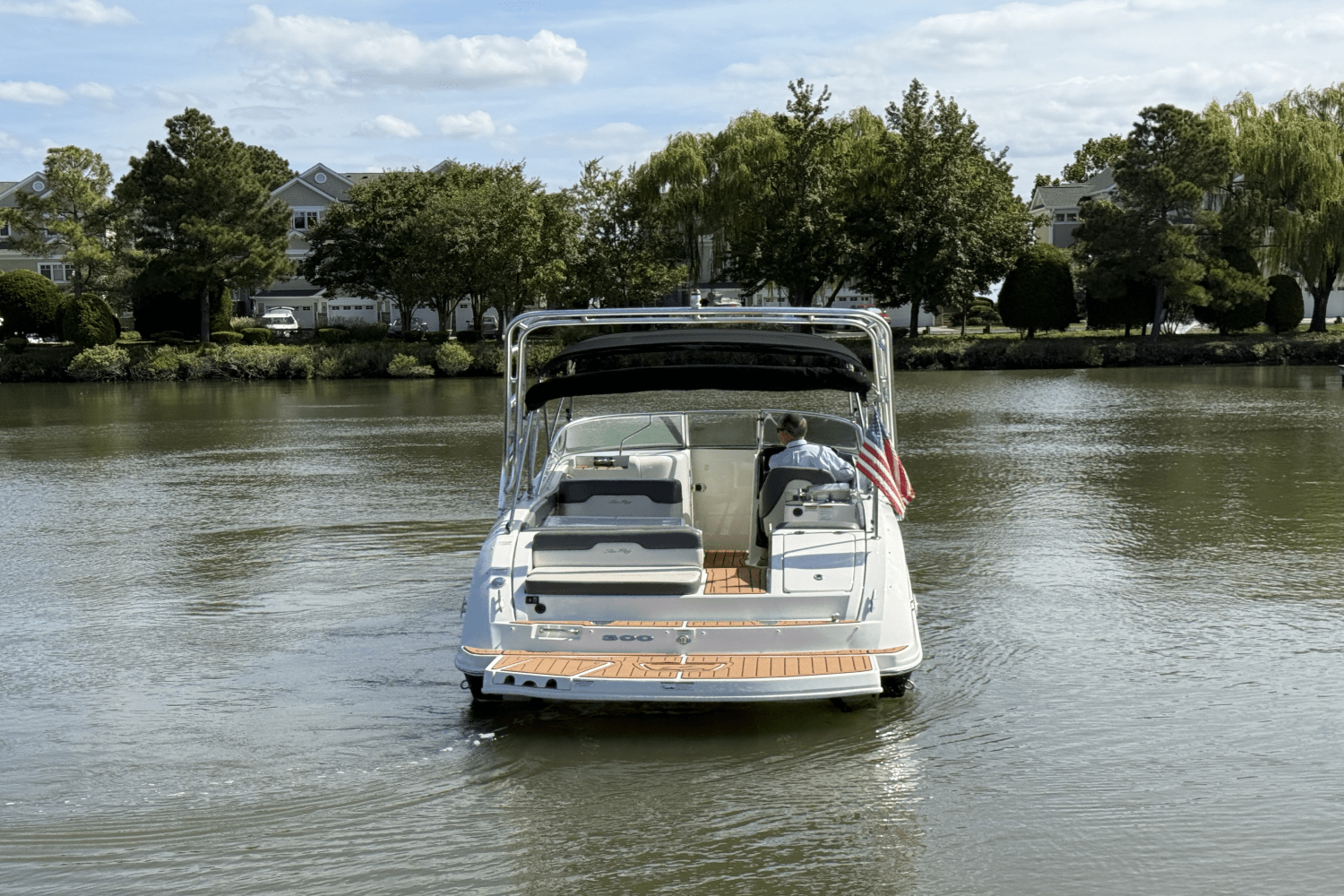 2011 Sea Ray 300 SUNDECK Image Thumbnail #4