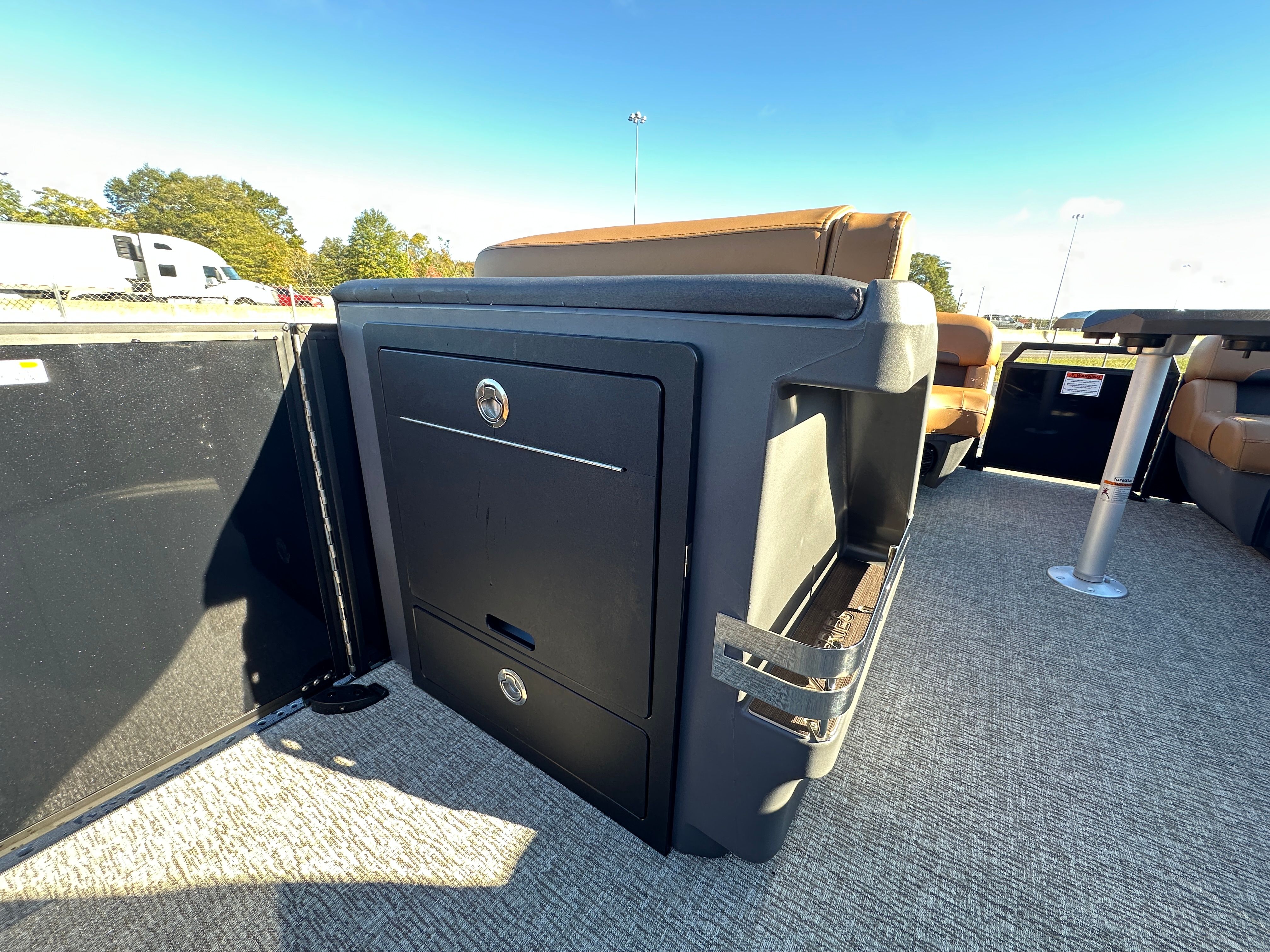 2026 Bennington 24M Image Thumbnail #18