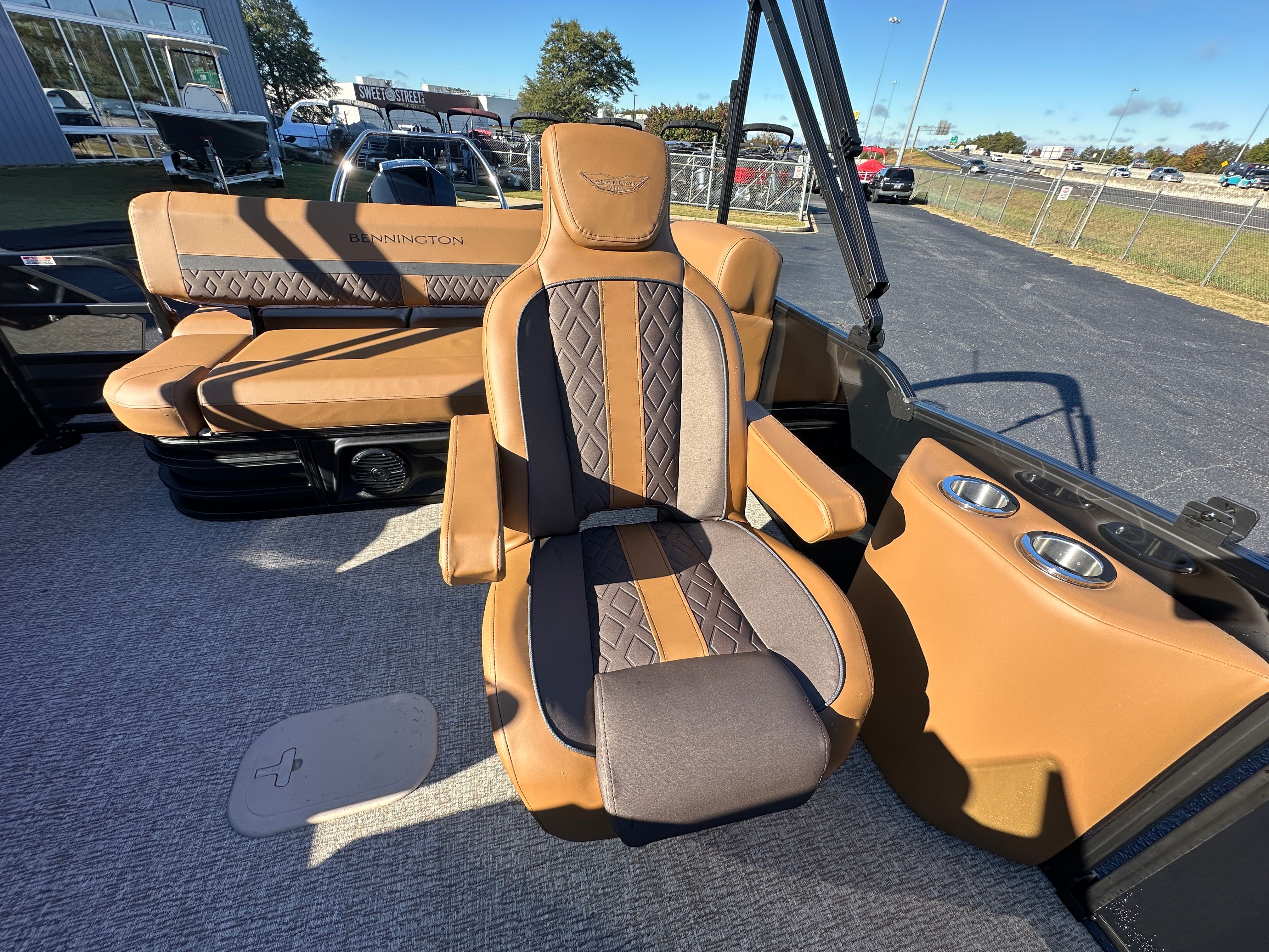 2026 Bennington 24M Image Thumbnail #19