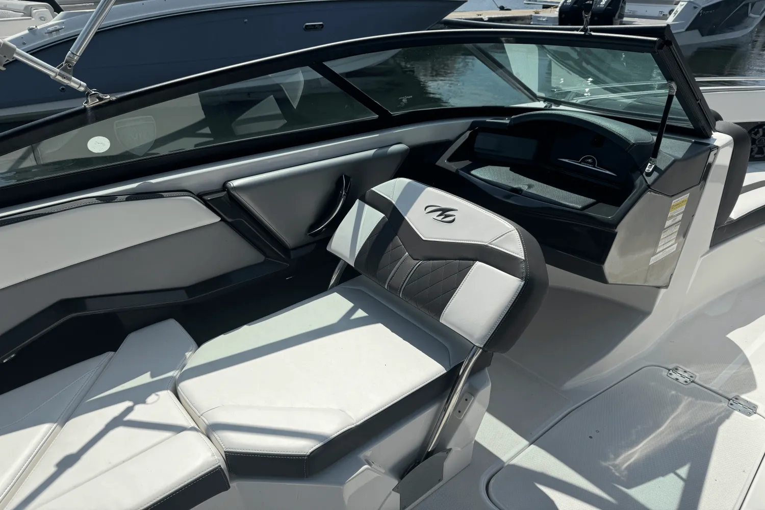 2018 Monterey 238SS Image Thumbnail #9