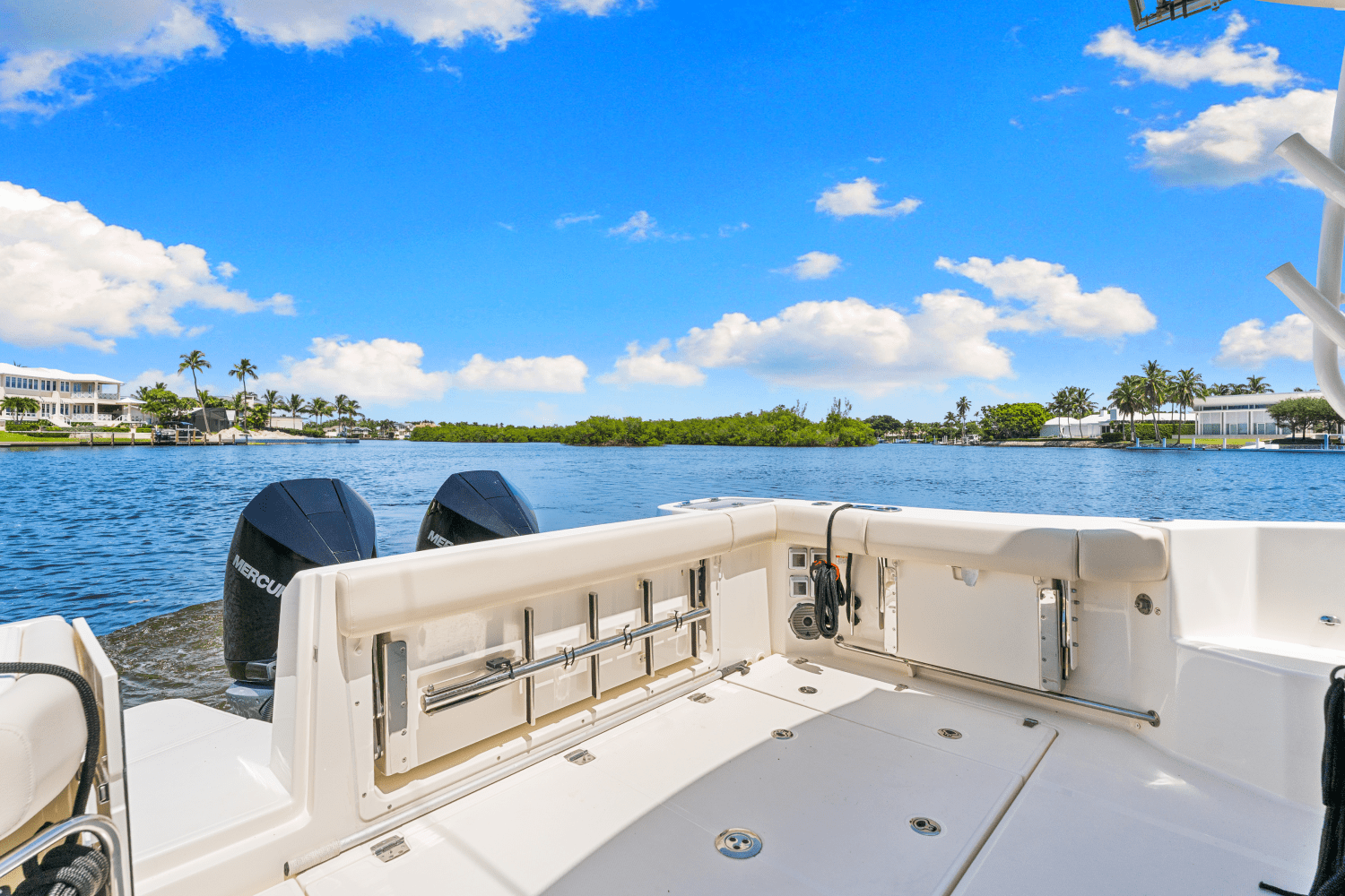 2021 Boston Whaler 325 CONQUEST Image Thumbnail #9