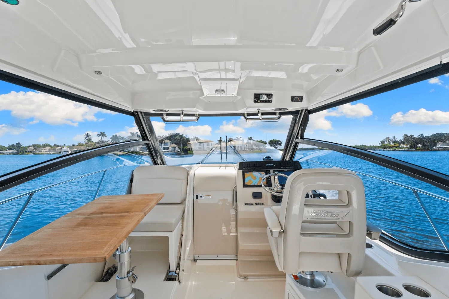 2021 Boston Whaler 325 CONQUEST Image Thumbnail #14