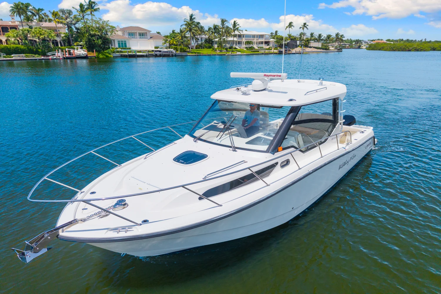 2021 Boston Whaler 325 CONQUEST Image Thumbnail #1