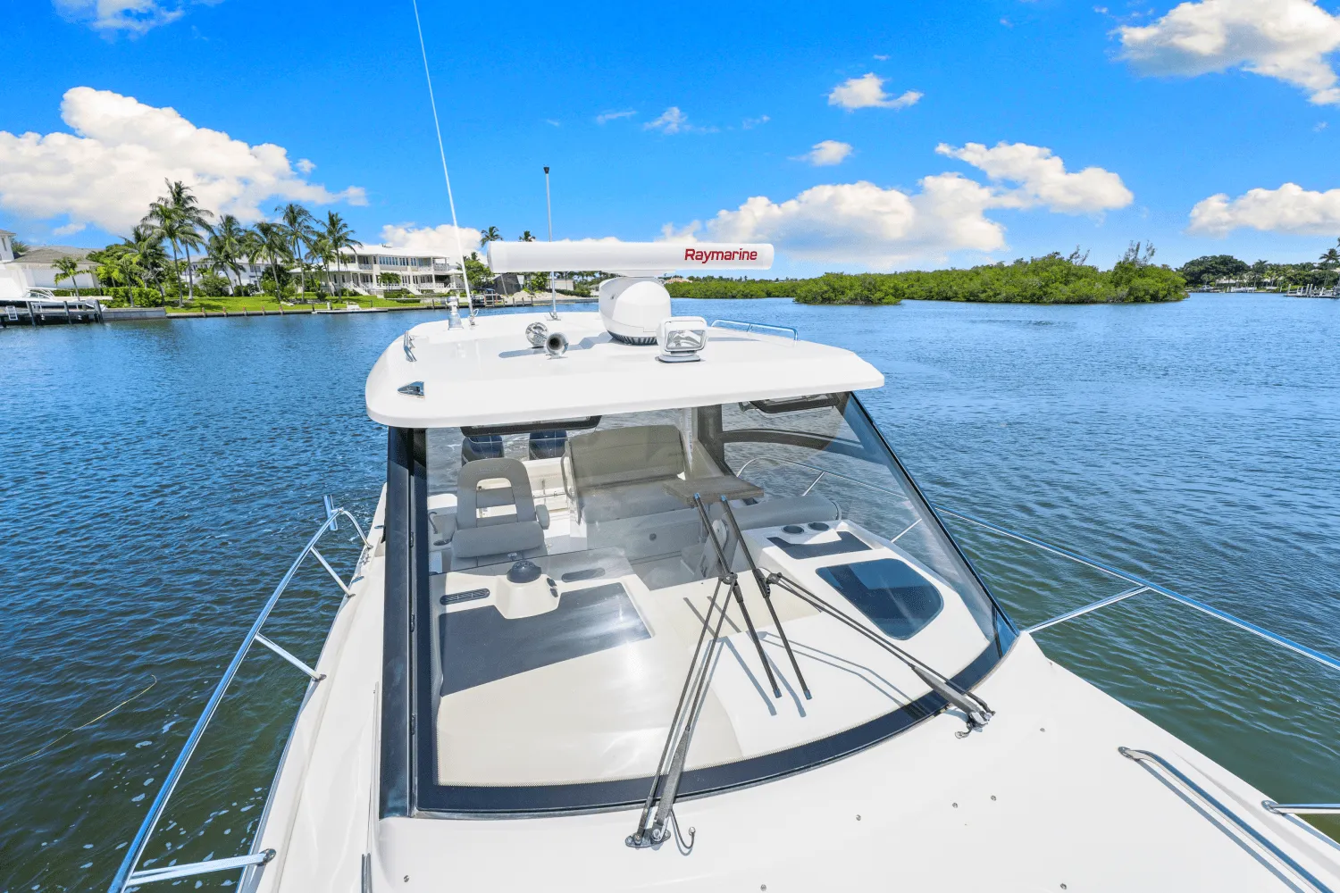 2021 Boston Whaler 325 CONQUEST Image Thumbnail #32