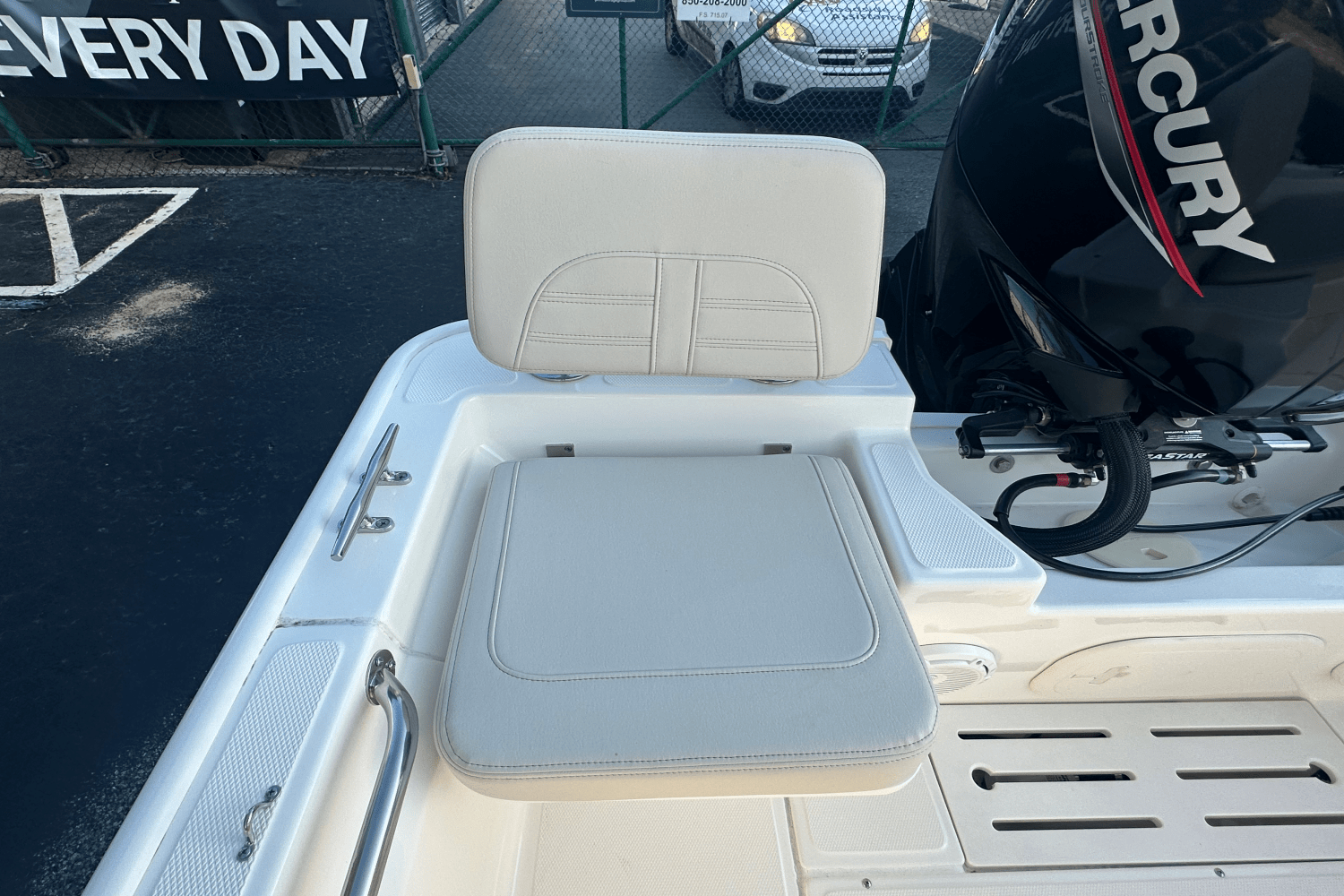 2024 Boston Whaler 170 MONTAUK Image Thumbnail #12