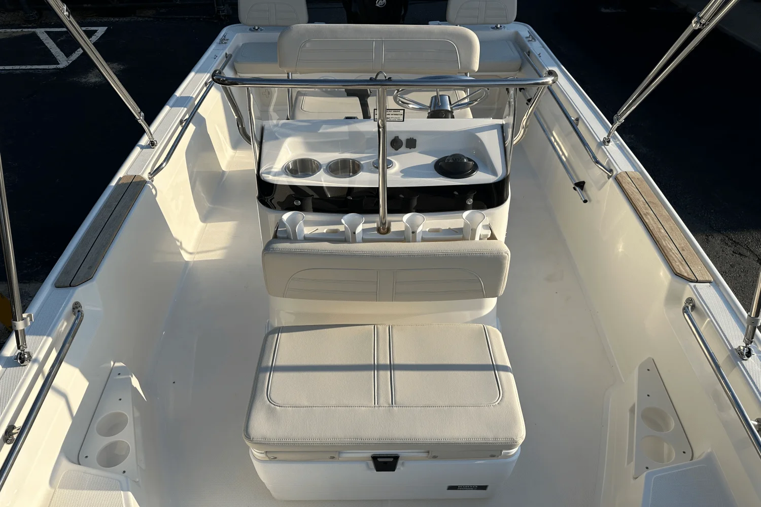 2024 Boston Whaler 170 MONTAUK Image Thumbnail #15