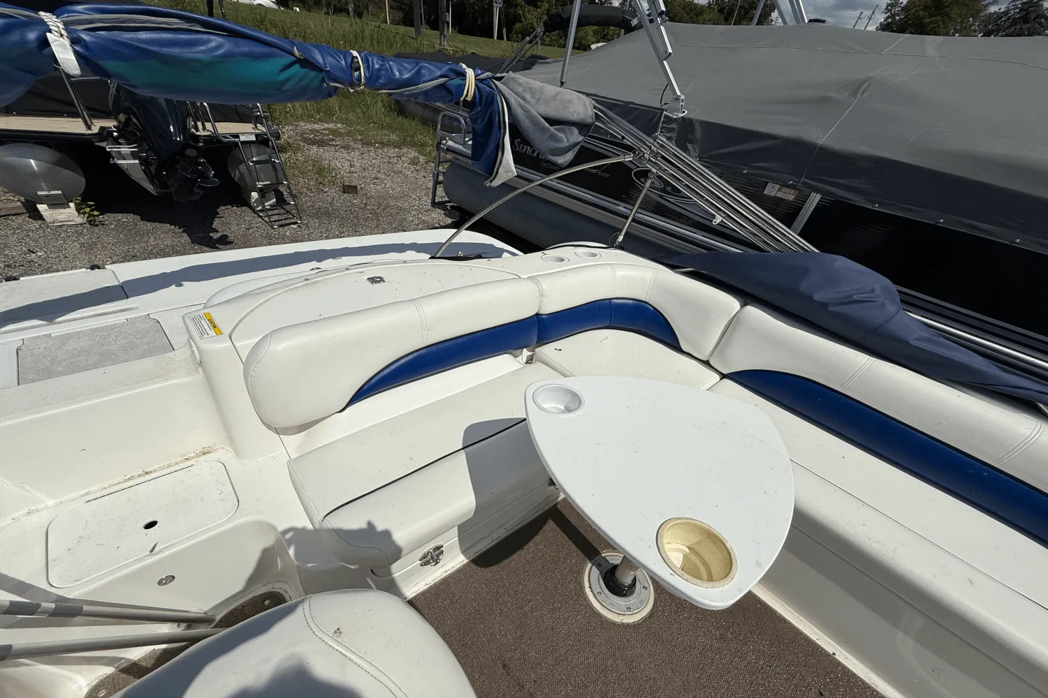 2011 Hurricane SUN DECK SPORT 201 Image Thumbnail #7