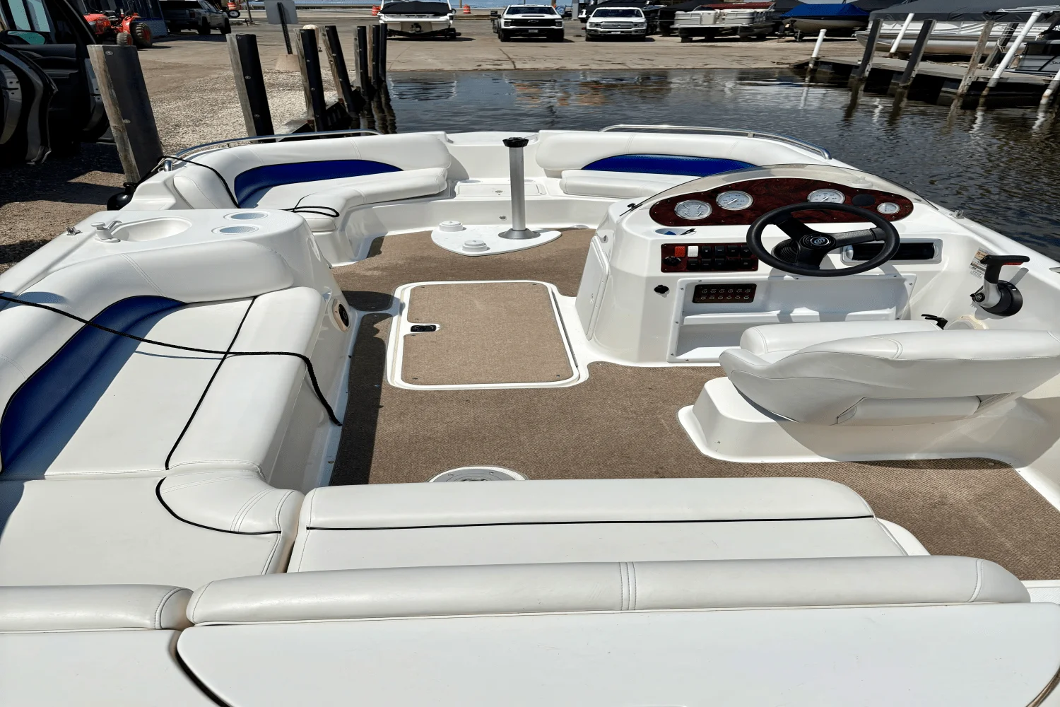 2011 Hurricane SUN DECK SPORT 201 Image Thumbnail #25