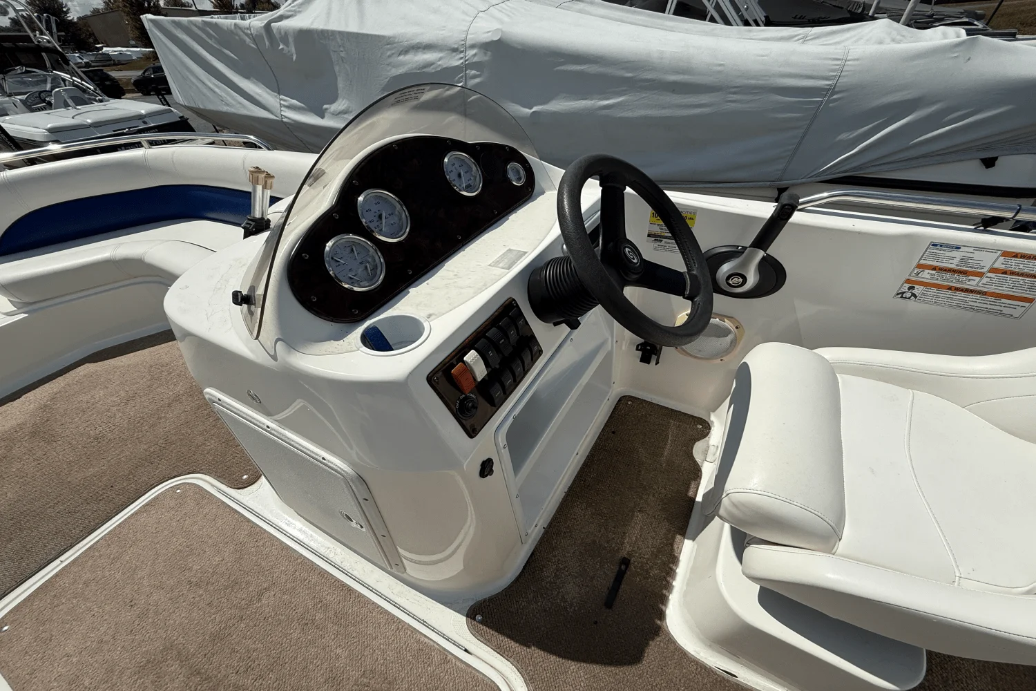 2011 Hurricane SUN DECK SPORT 201 Image Thumbnail #19