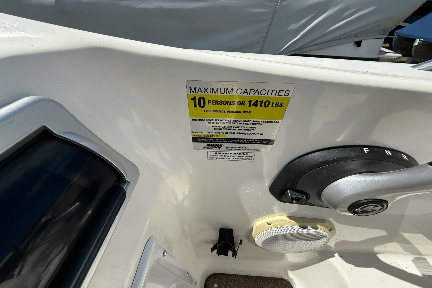 2011 Hurricane SUN DECK SPORT 201 Image Thumbnail #21