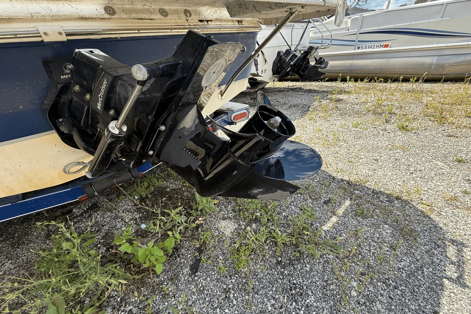 2011 Hurricane SUN DECK SPORT 201 Image Thumbnail #3