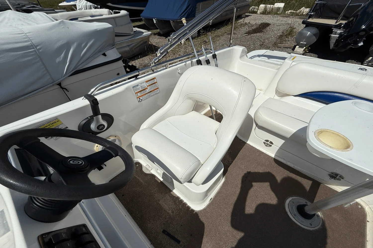 2011 Hurricane SUN DECK SPORT 201 Image Thumbnail #6