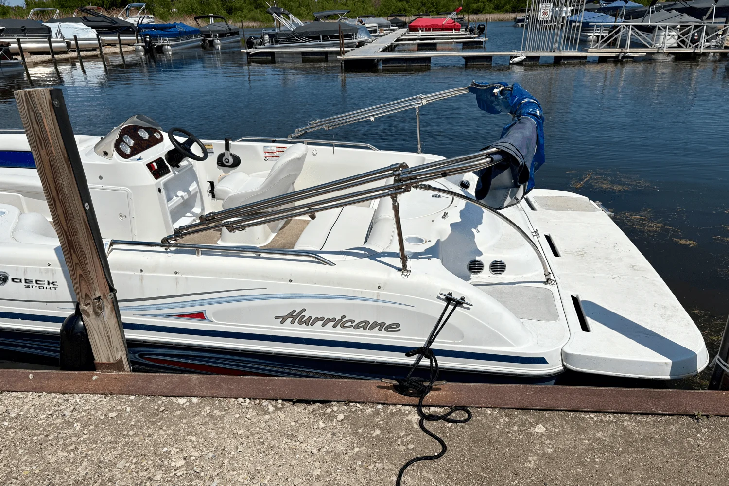 2011 Hurricane SUN DECK SPORT 201 Image Thumbnail #23