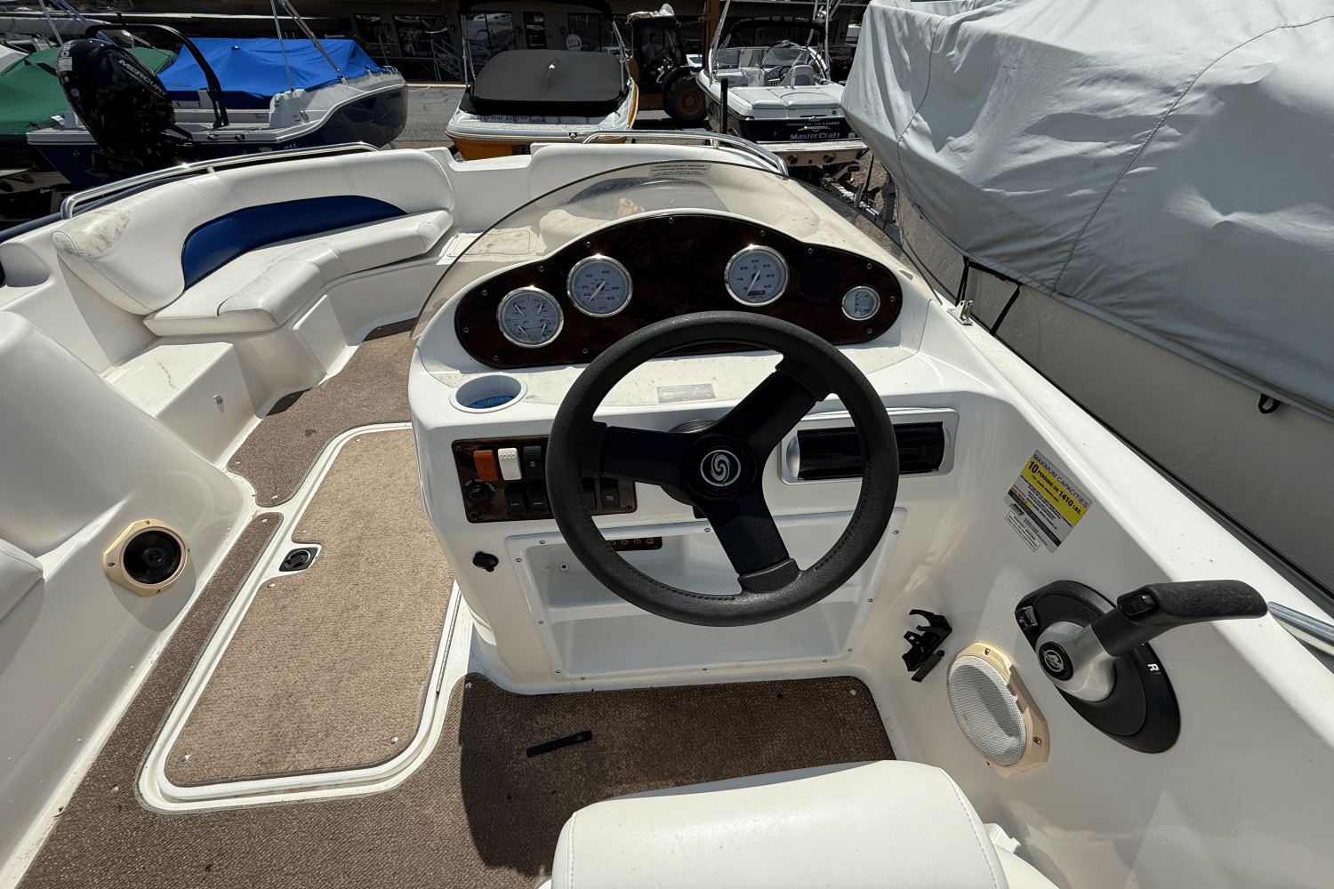 2011 Hurricane SUN DECK SPORT 201 Image Thumbnail #18
