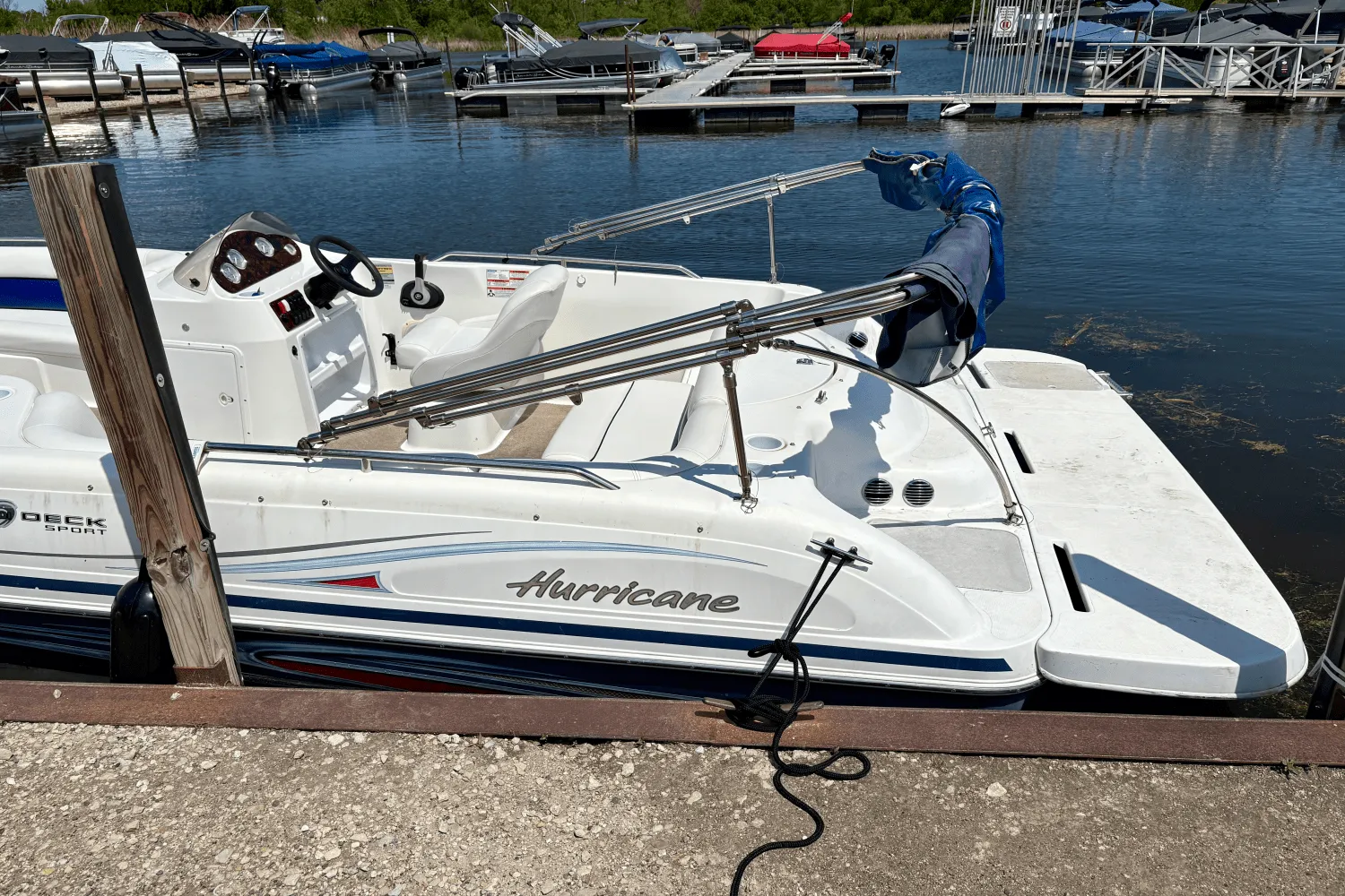 2011 Hurricane SUN DECK SPORT 201 Image Thumbnail #23