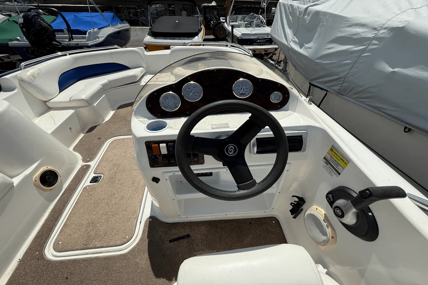 2011 Hurricane SUN DECK SPORT 201 Image Thumbnail #18