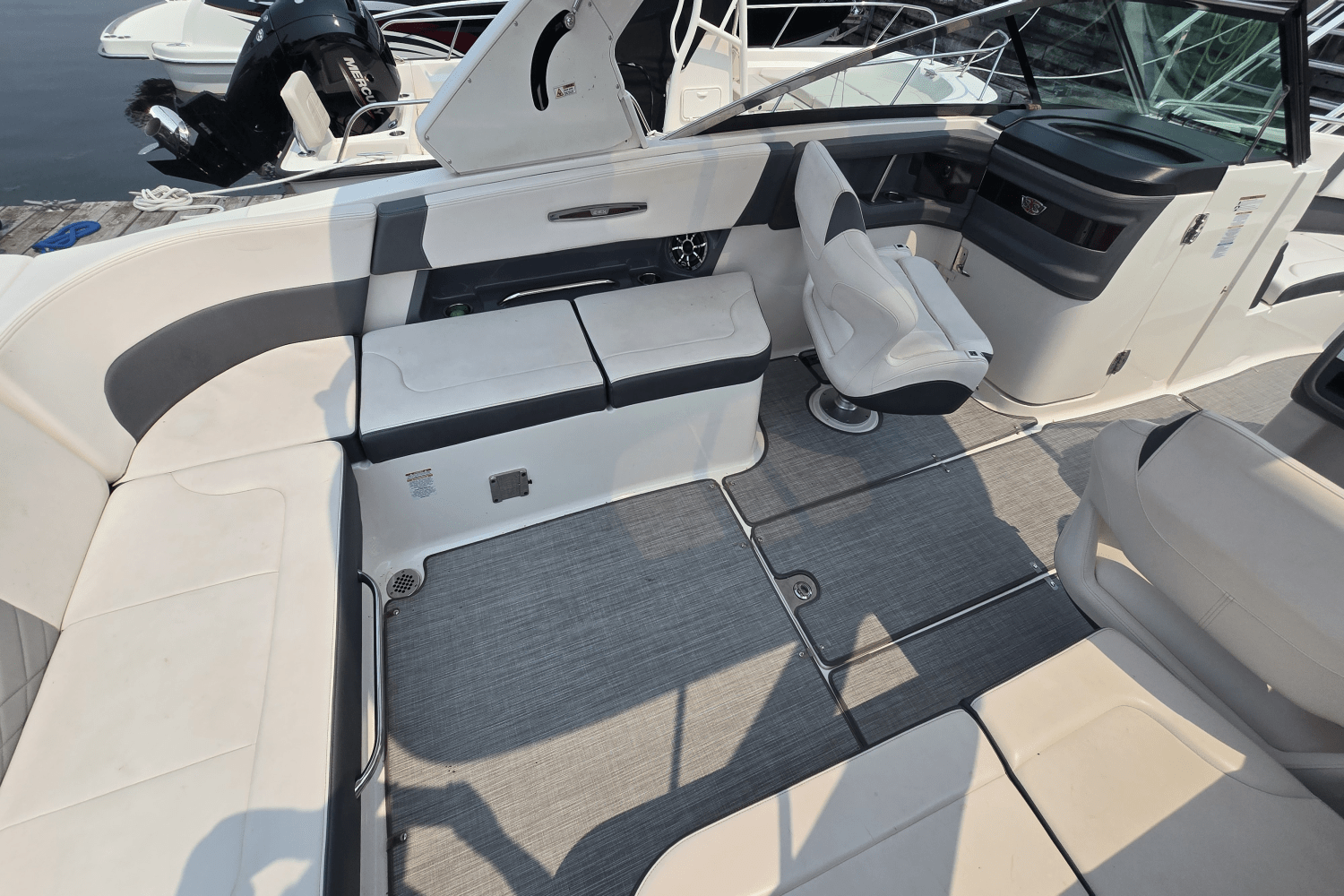 2018 Chaparral 287 SSX Image Thumbnail #12