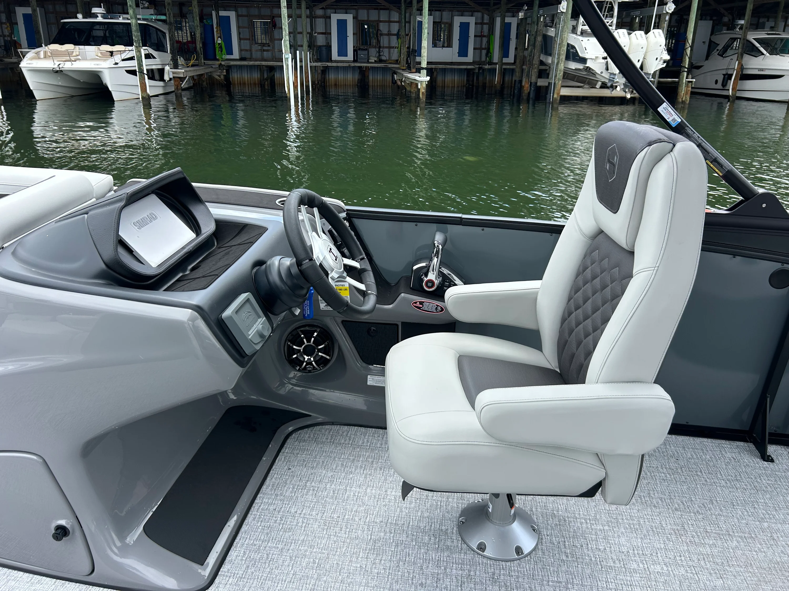 2026 Harris Sunliner 230 Image Thumbnail #14