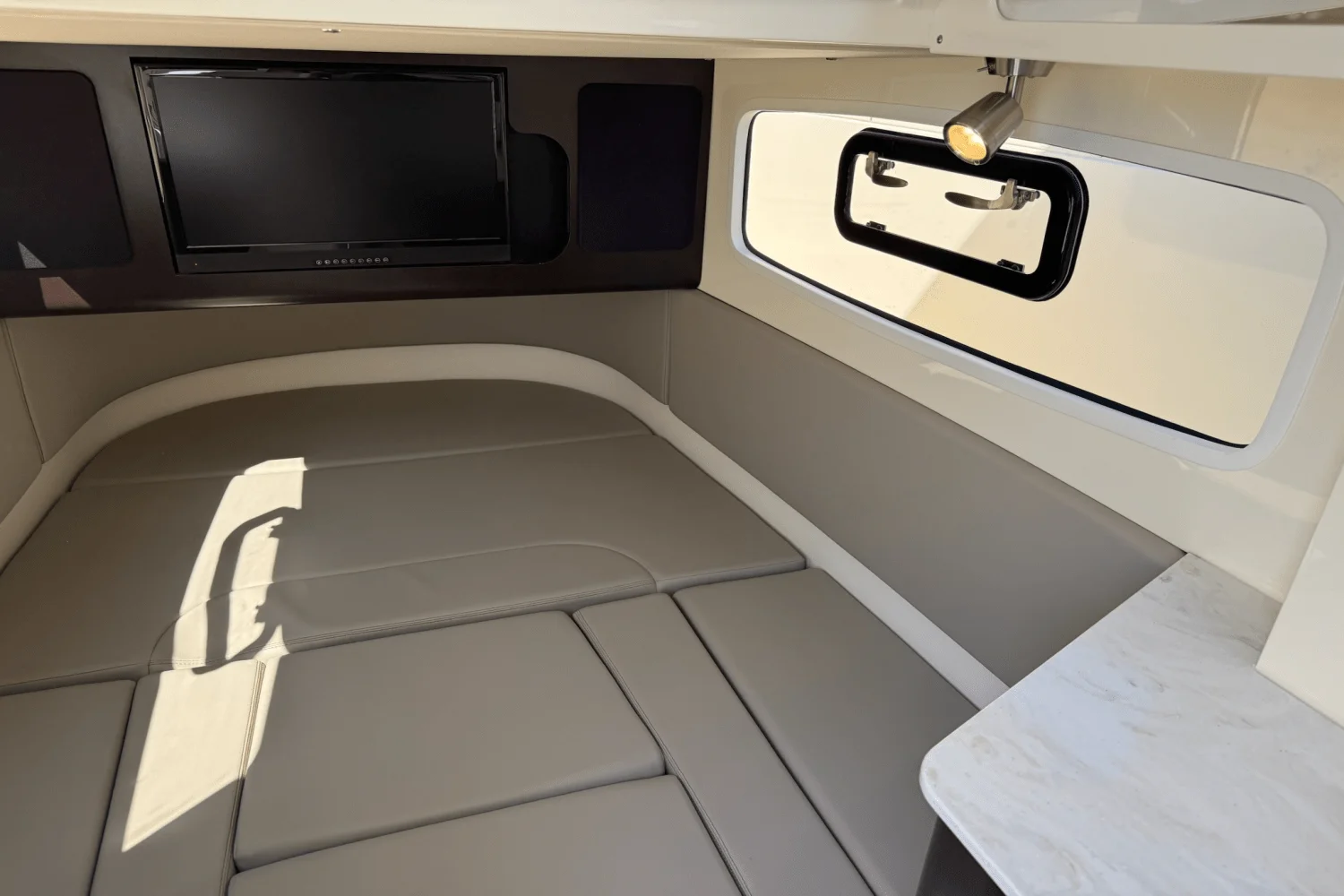 2024 Scout 355 LXF Image Thumbnail #50