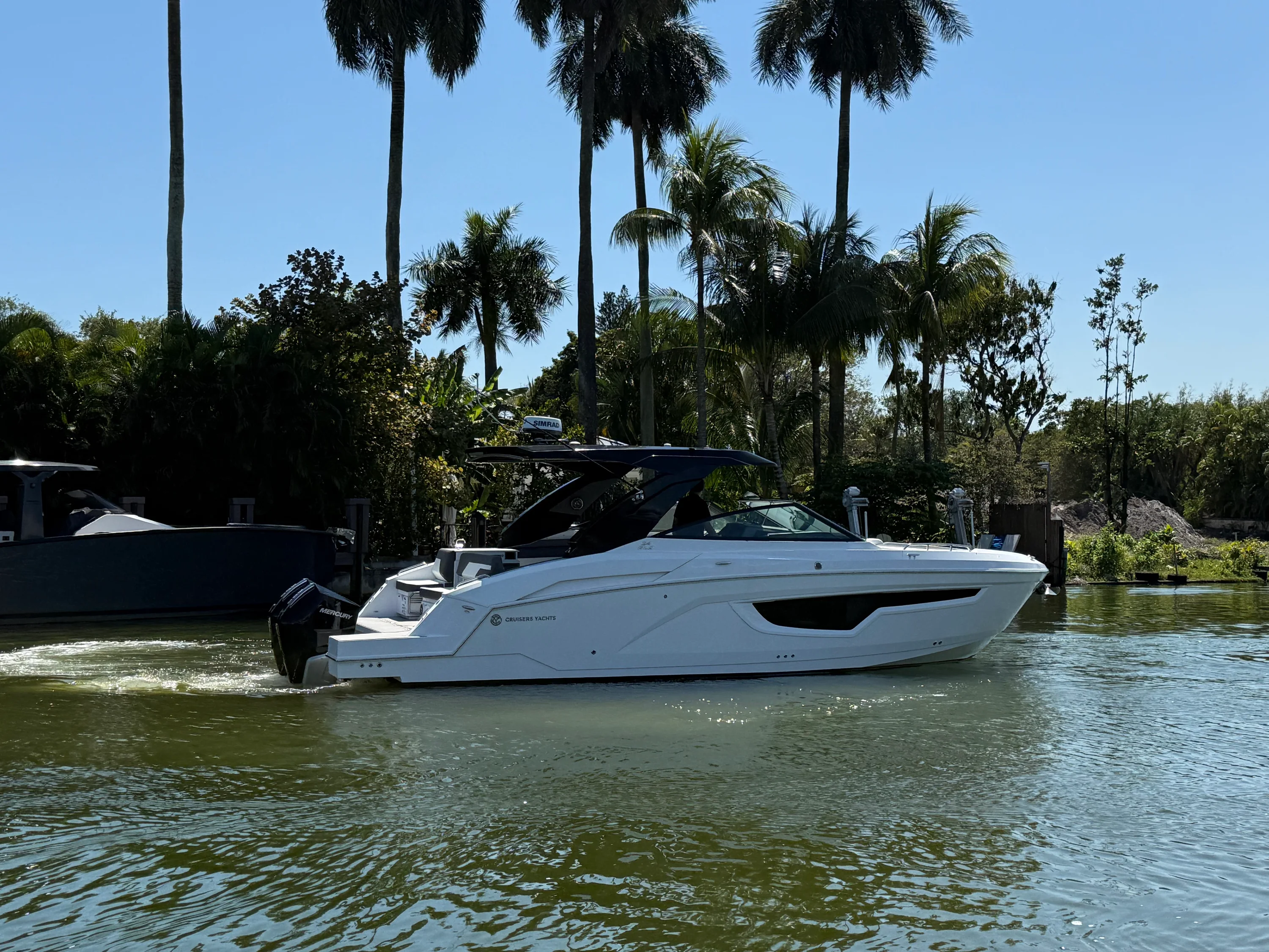 2022 Cruisers Yachts 34 GLS Outboard Image Thumbnail #15