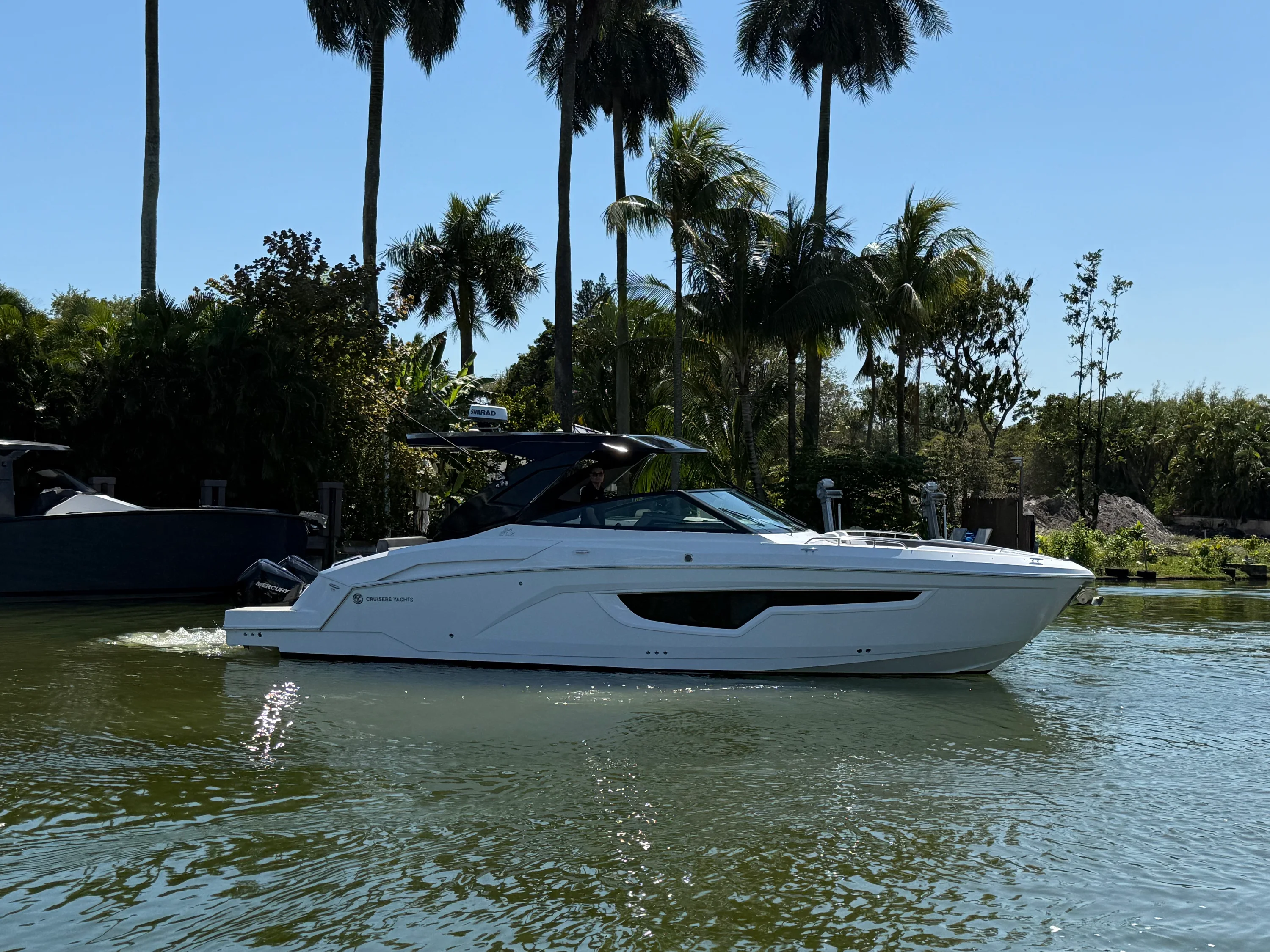 2022 Cruisers Yachts 34 GLS Outboard Image Thumbnail #12