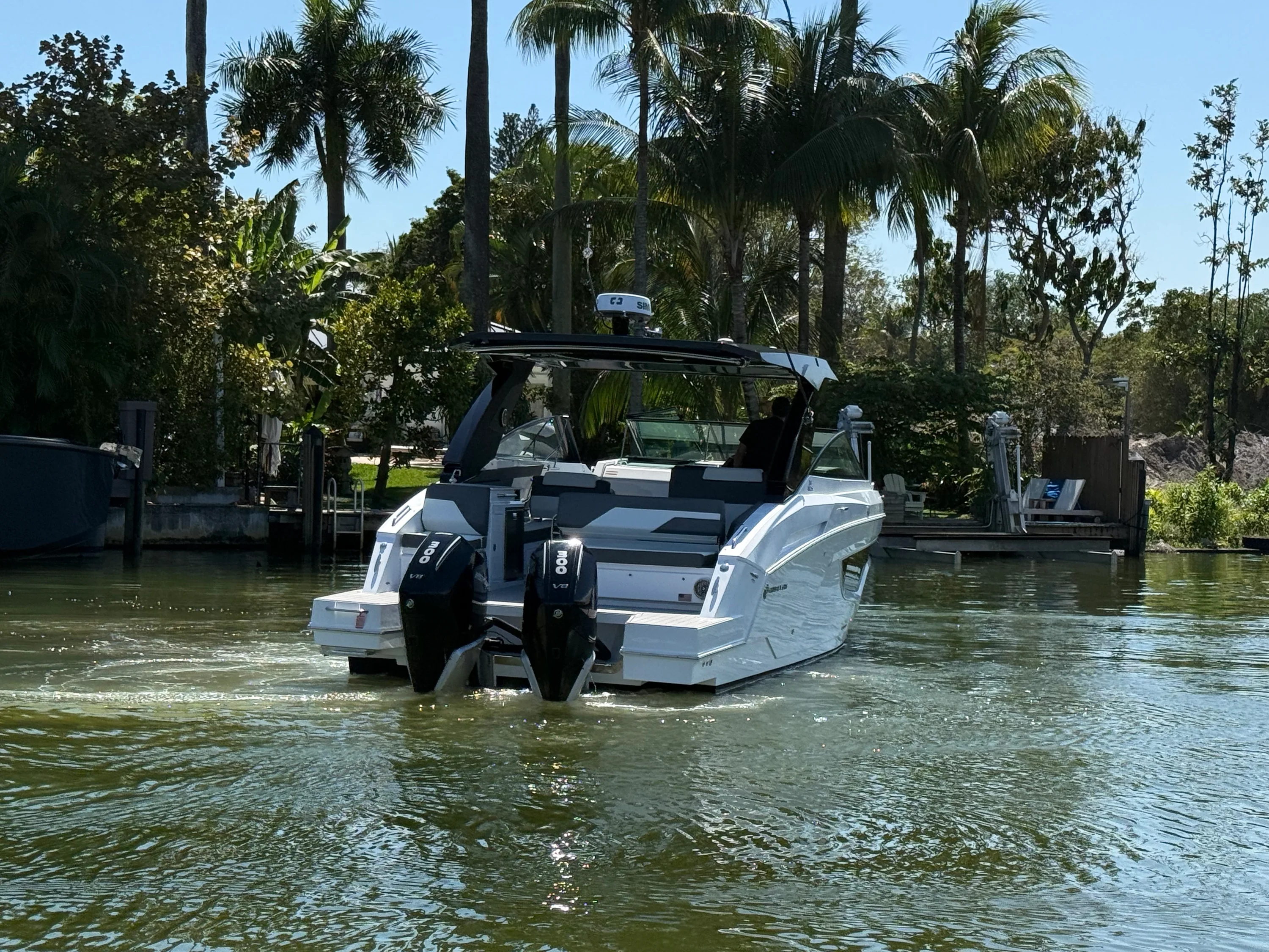2022 Cruisers Yachts 34 GLS Outboard Image Thumbnail #17