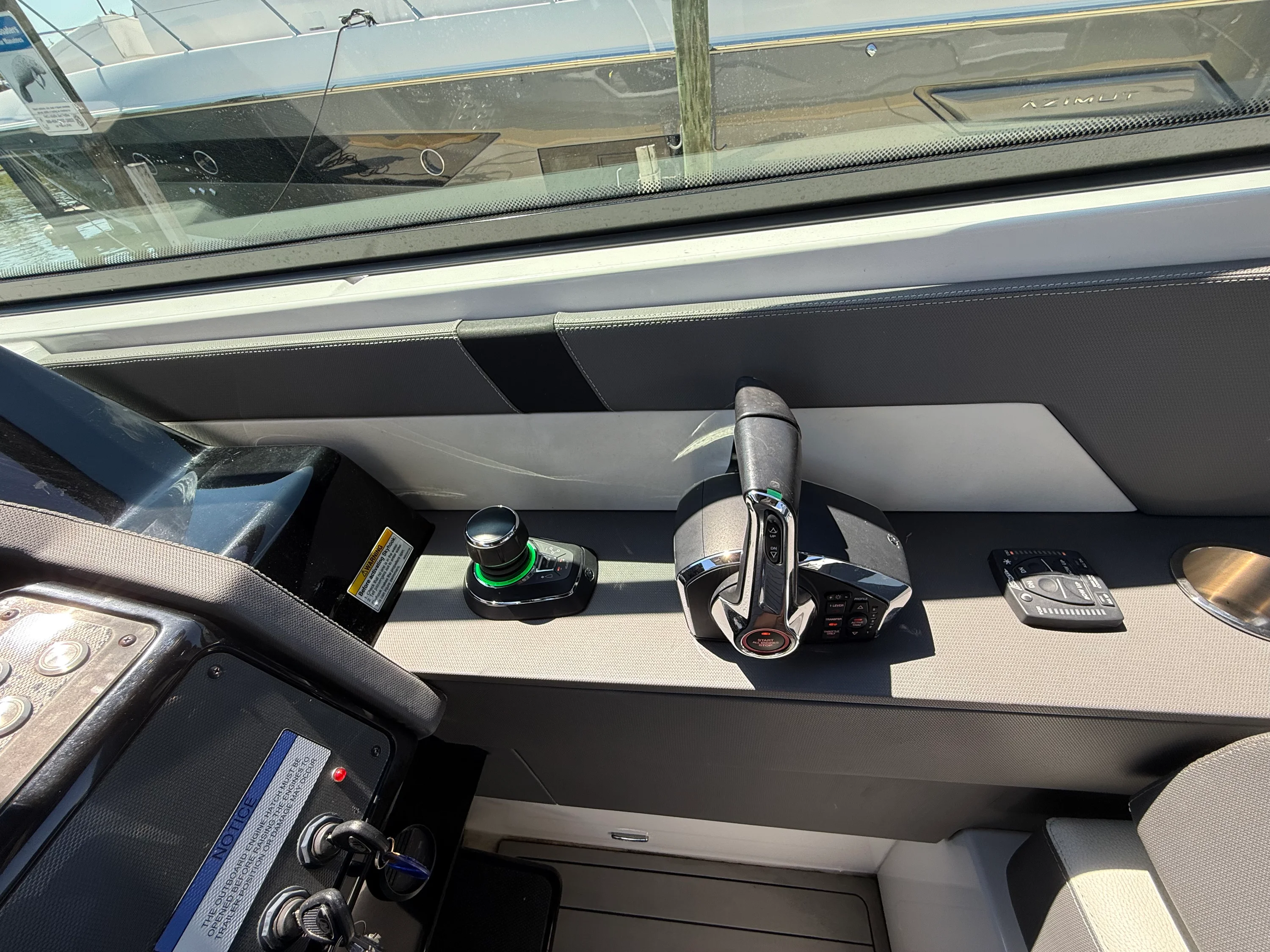 2022 Cruisers Yachts 34 GLS Outboard Image Thumbnail #40