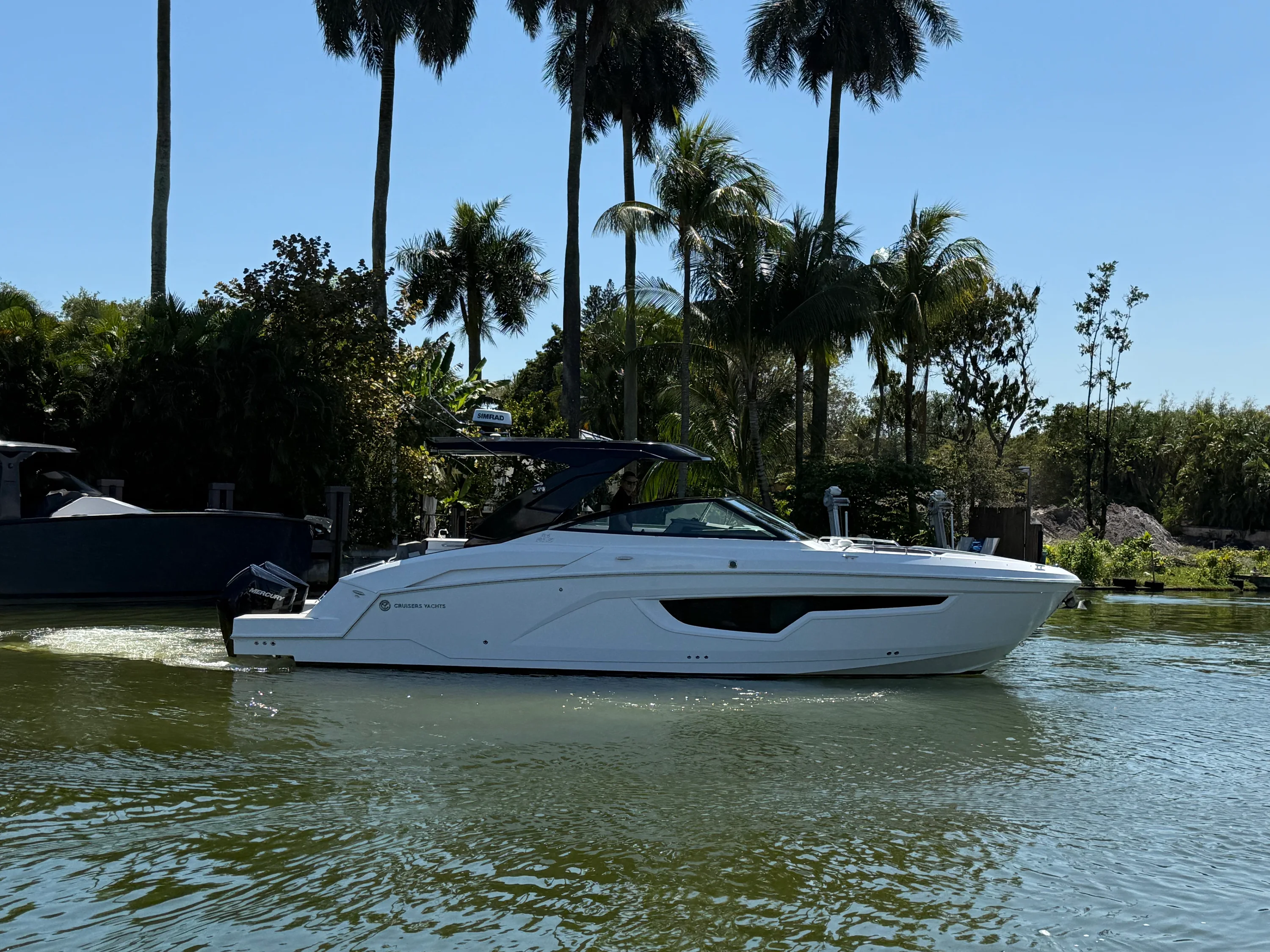 2022 Cruisers Yachts 34 GLS Outboard Image Thumbnail #14