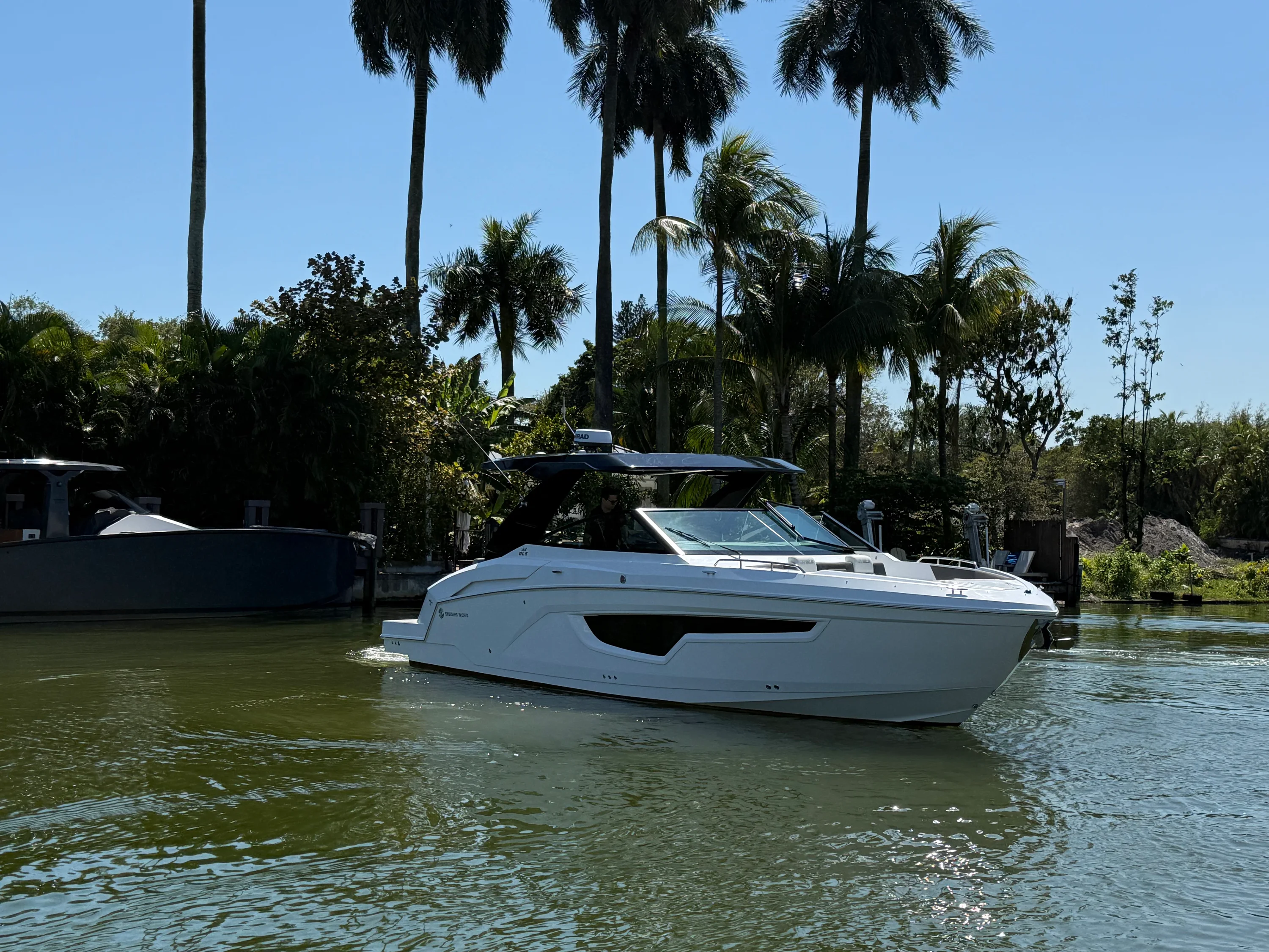2022 Cruisers Yachts 34 GLS Outboard Image Thumbnail #6
