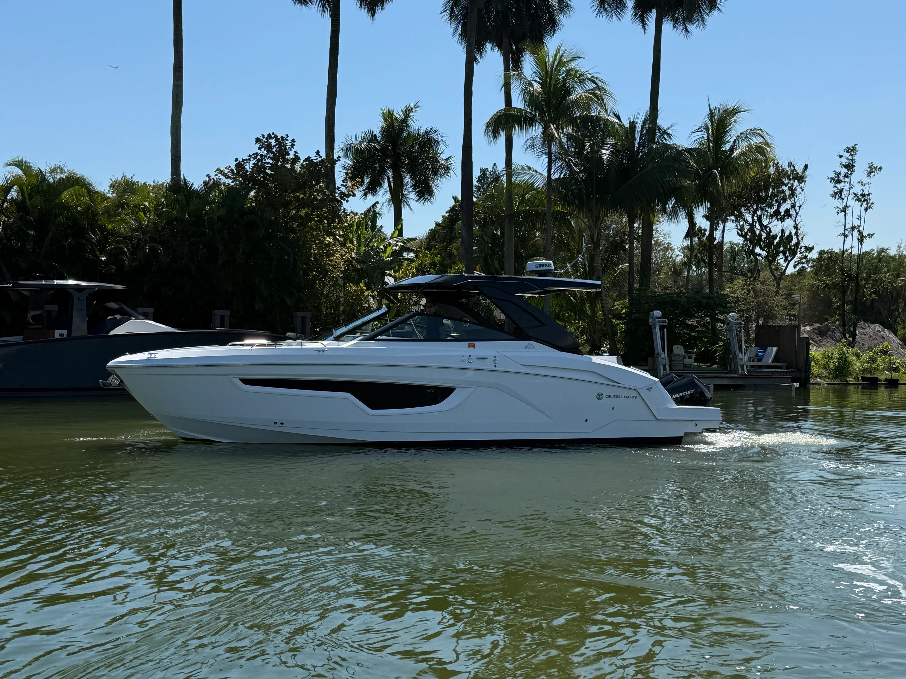 2022 Cruisers Yachts 34 GLS Outboard Image Thumbnail #2