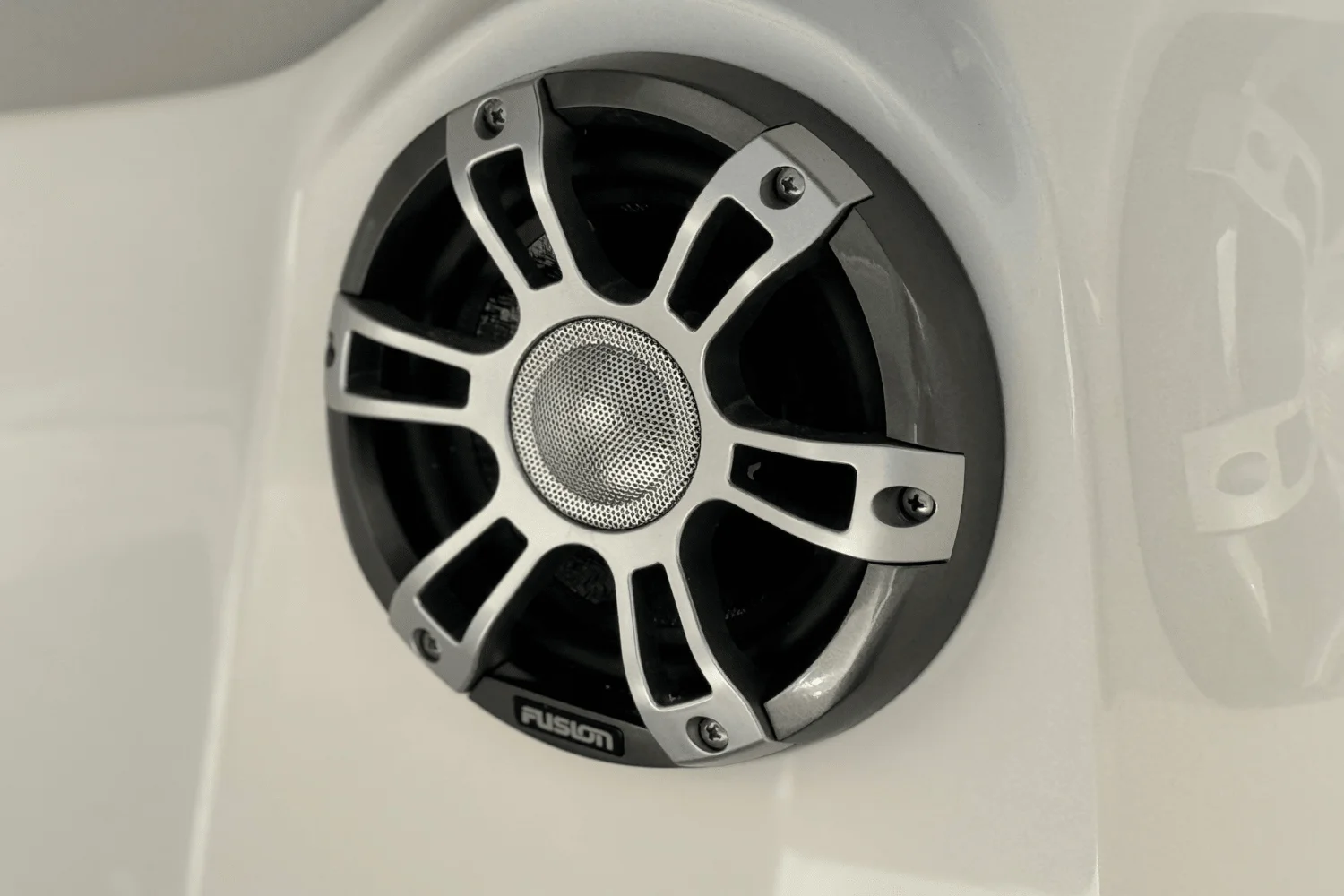 2023 Sea Ray 290 SDX OB Image Thumbnail #9