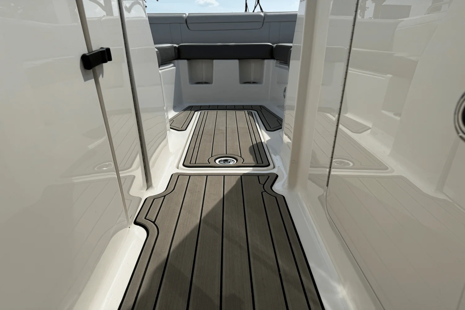 2023 Sea Ray 290 SDX OB Image Thumbnail #8