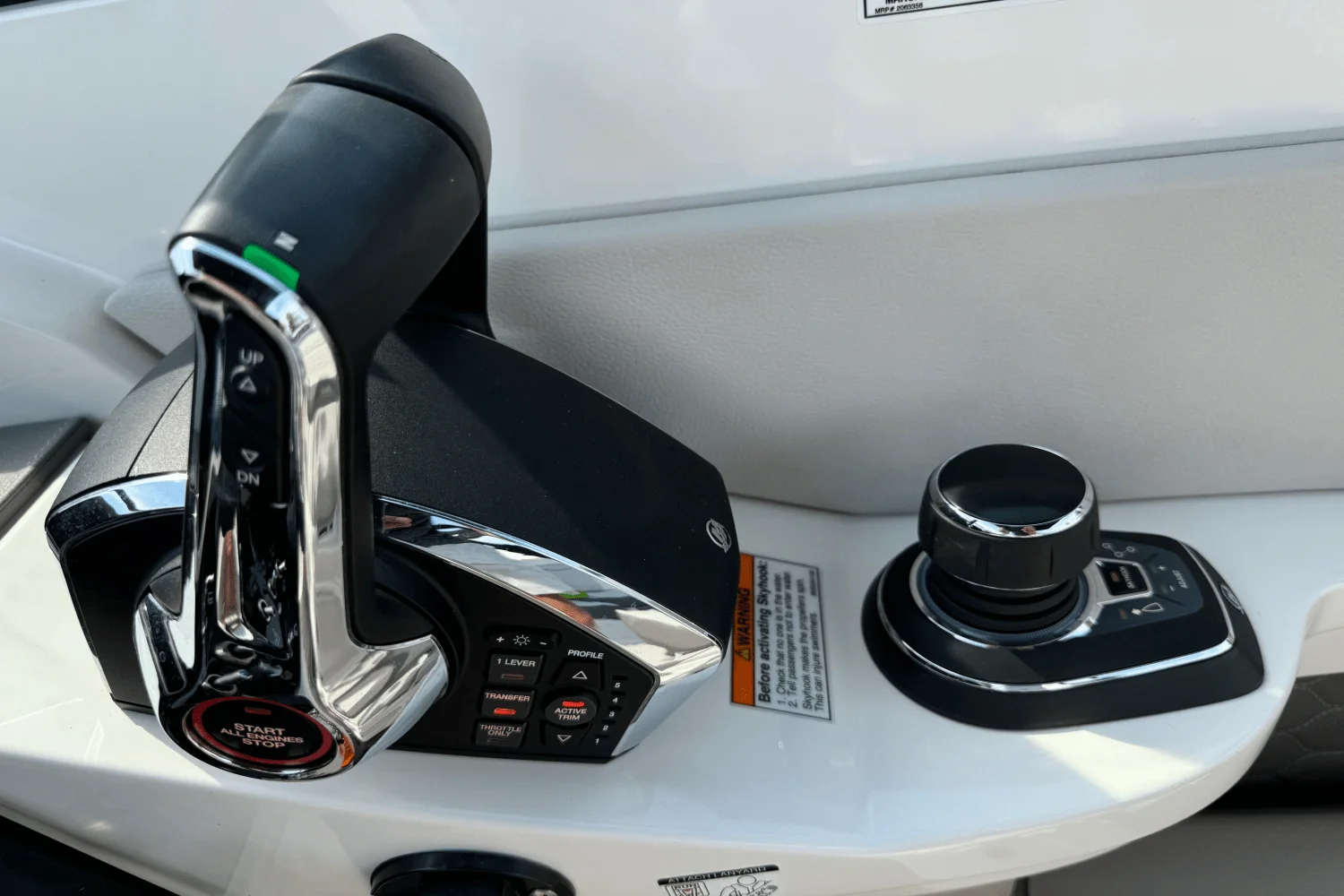 2023 Sea Ray 290 SDX OB Image Thumbnail #6