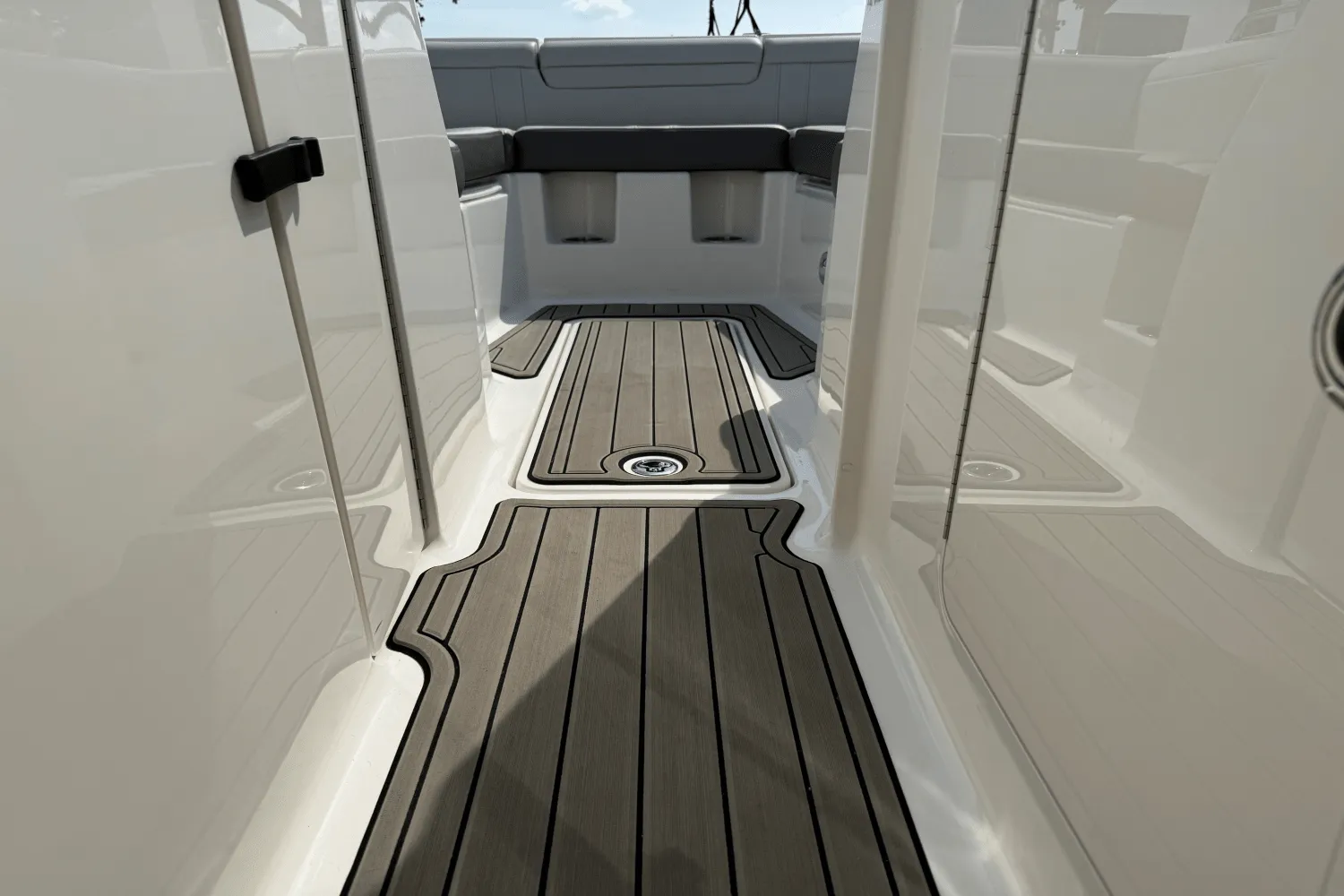 2023 Sea Ray 290 SDX OB Image Thumbnail #6
