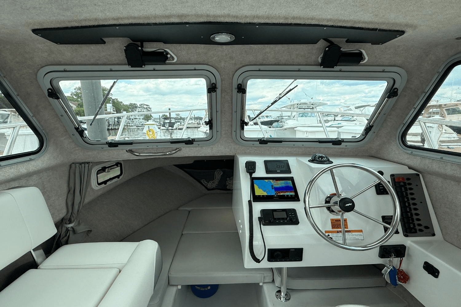 2023 Parker Marine 2320 Image Thumbnail #15