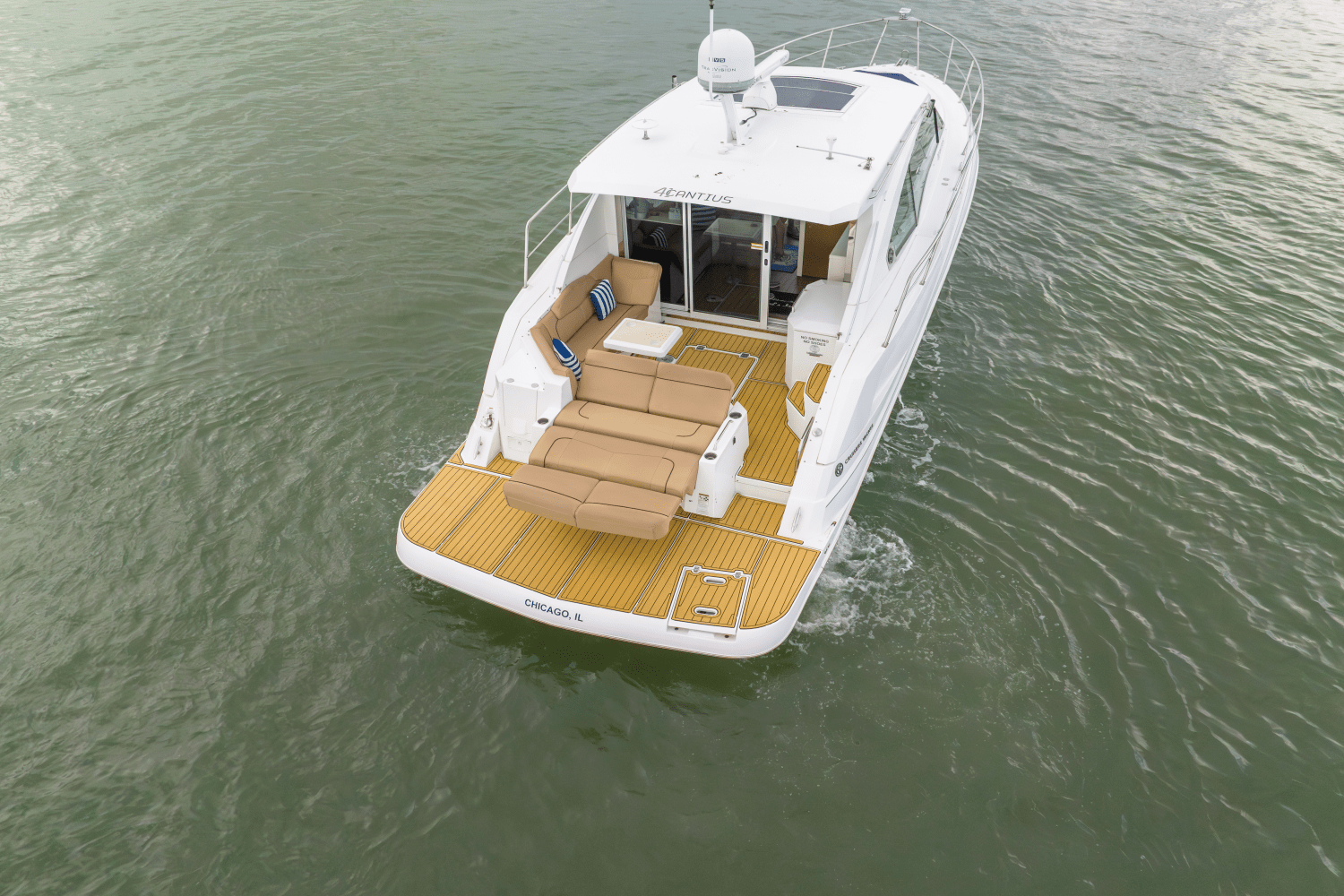 2016 Cruisers Yachts 41 CANTIUS Image Thumbnail #7