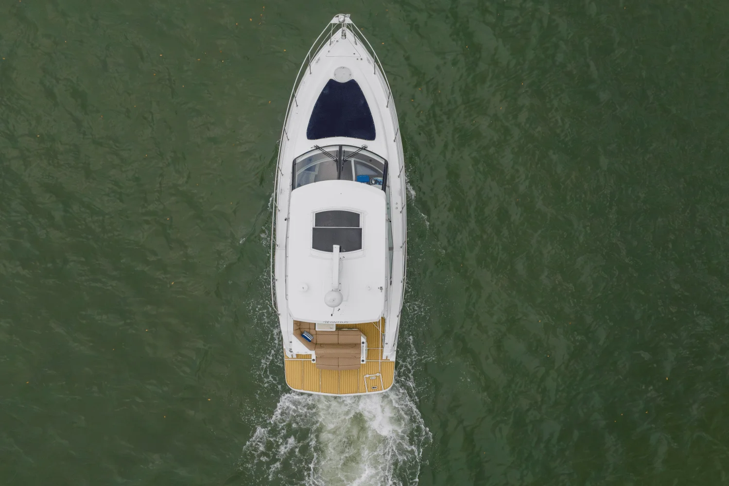 2016 Cruisers Yachts 41 CANTIUS Image Thumbnail #5