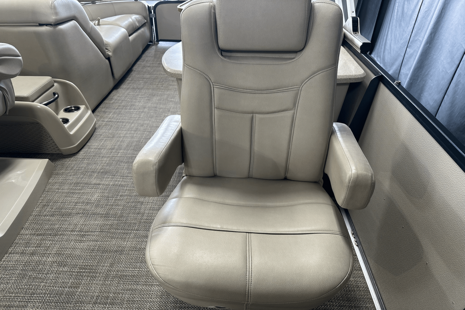 2019 Premier 270 INTRIGUE Image Thumbnail #40