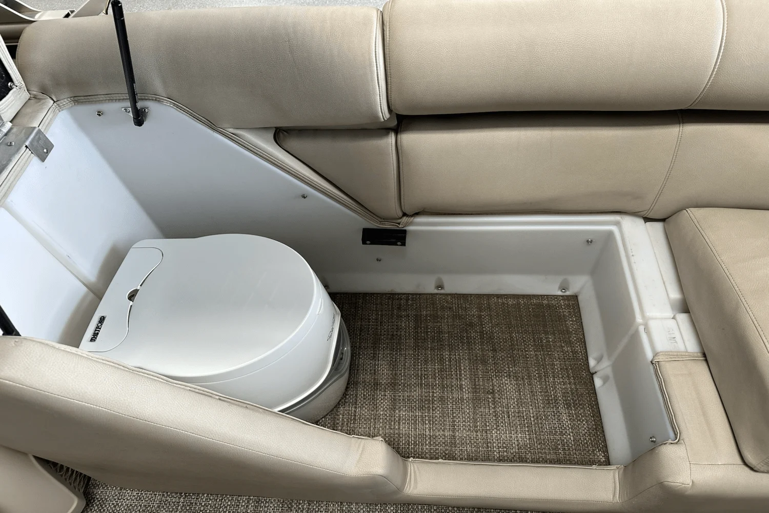 2019 Premier 270 INTRIGUE Image Thumbnail #30